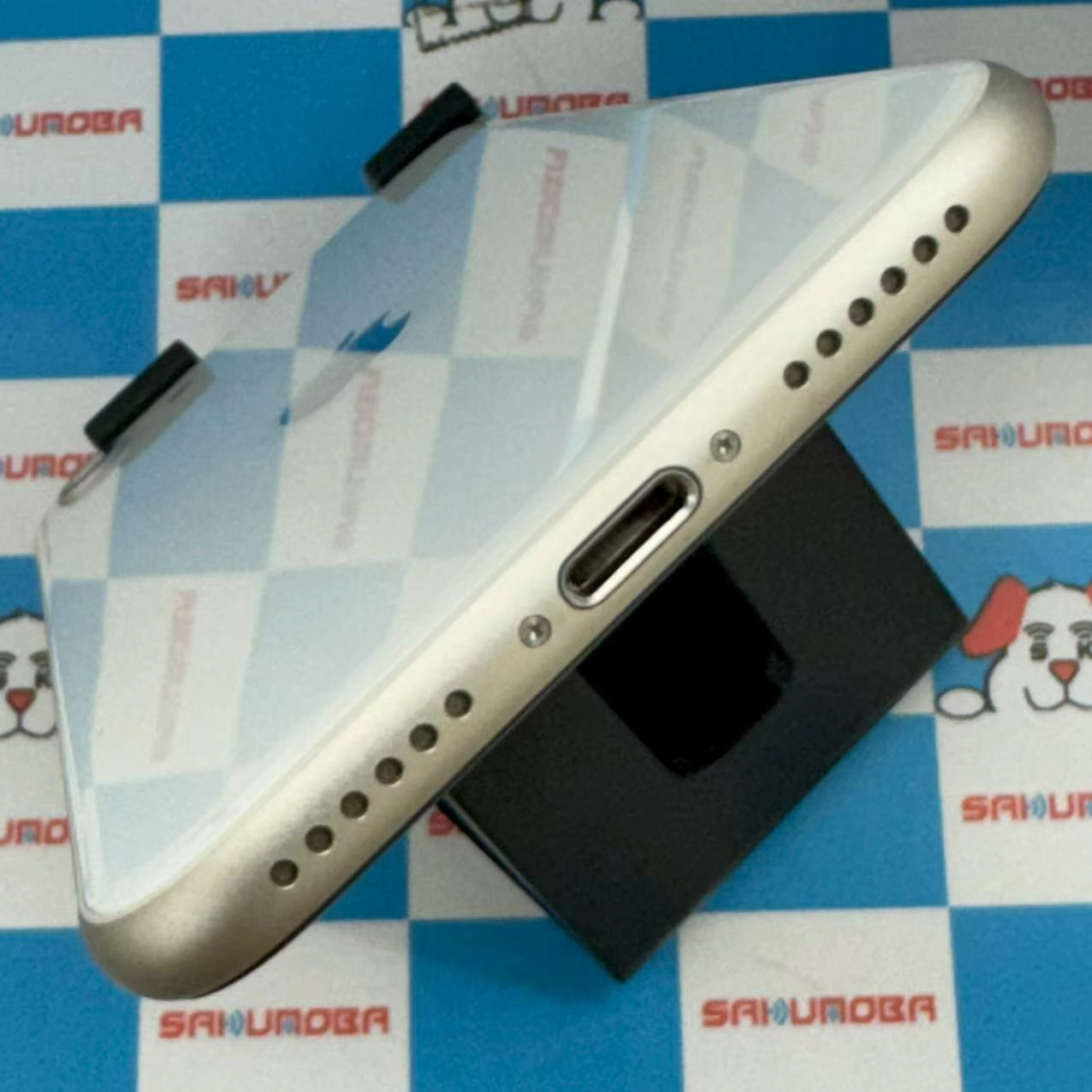 iPhoneSE 第3世代 128GB スターライト MMYG3J/A SIMフリー