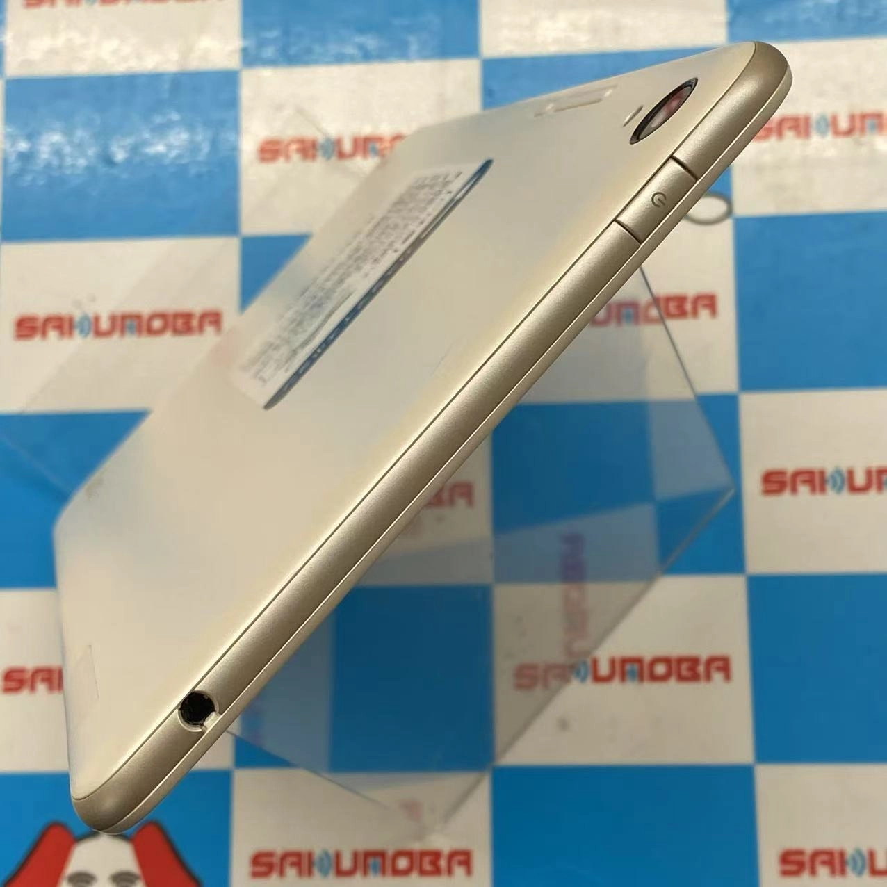 Qua tab QZ8 au 32GB ホワイト KYT32 AU版SIMフリー 美品