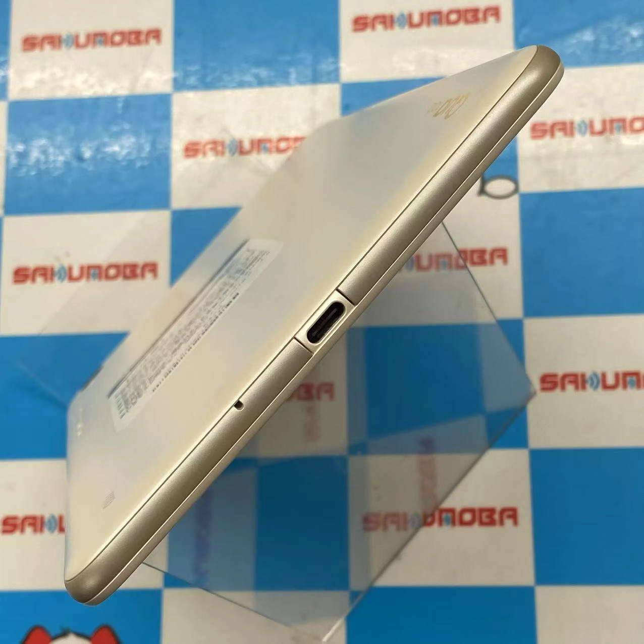 Qua tab QZ8 au 32GB ホワイト KYT32 AU版SIMフリー 美品