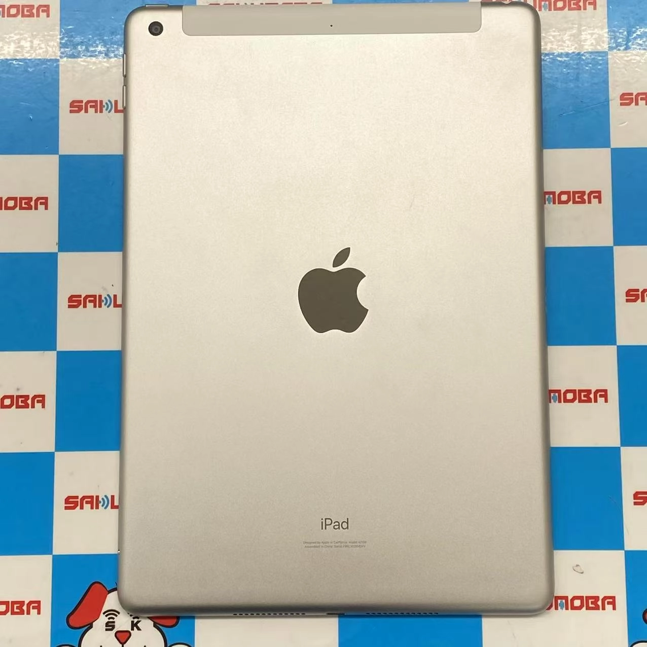 iPad 第7世代 Wi-Fi+Cellularモデル 32GB シルバー NW6C2J/A docomo版SIMフリー ジャンク品