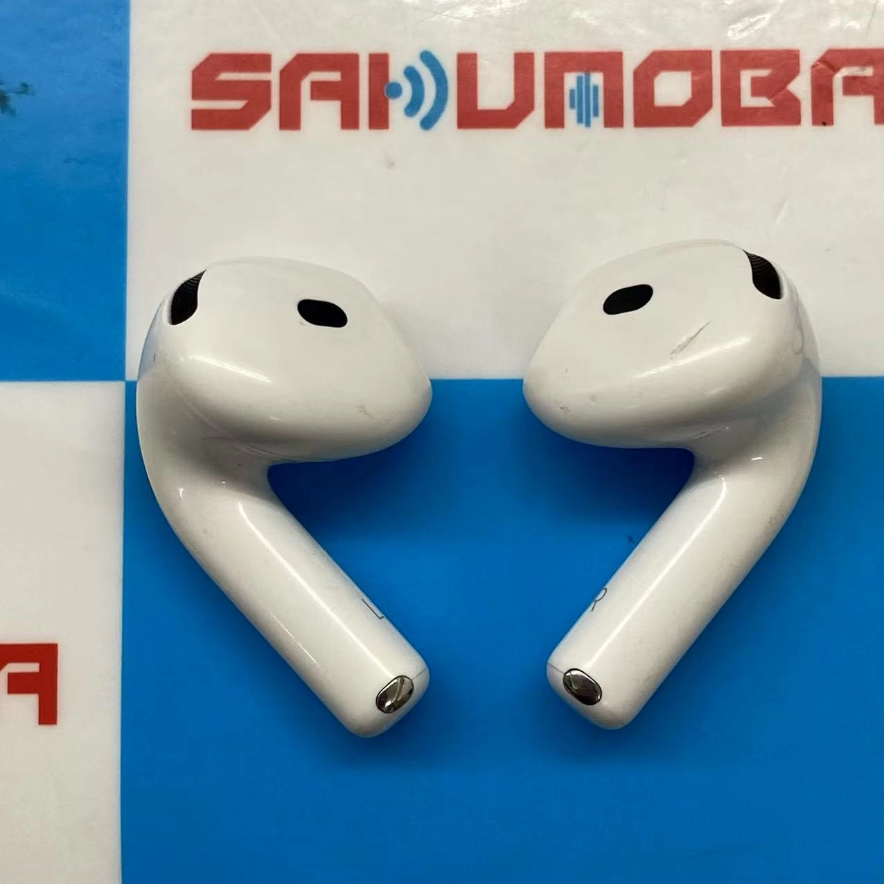AirPods 第4世代 アクティブノイズキャンセリング搭載 ホワイト MXP93J/A ジャンク品