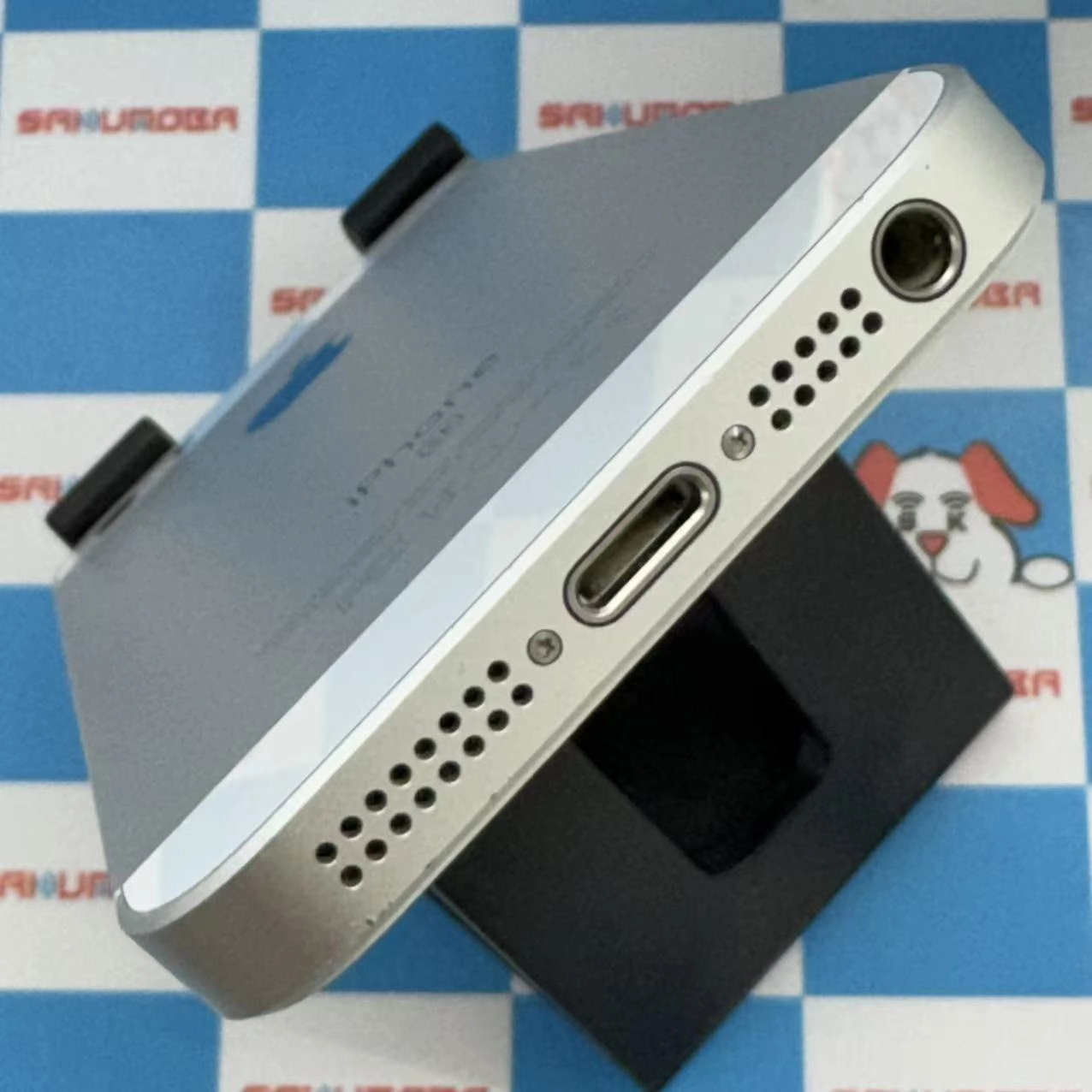 iPhoneSE 64GB シルバー MLM72J/A docomo版SIMフリー