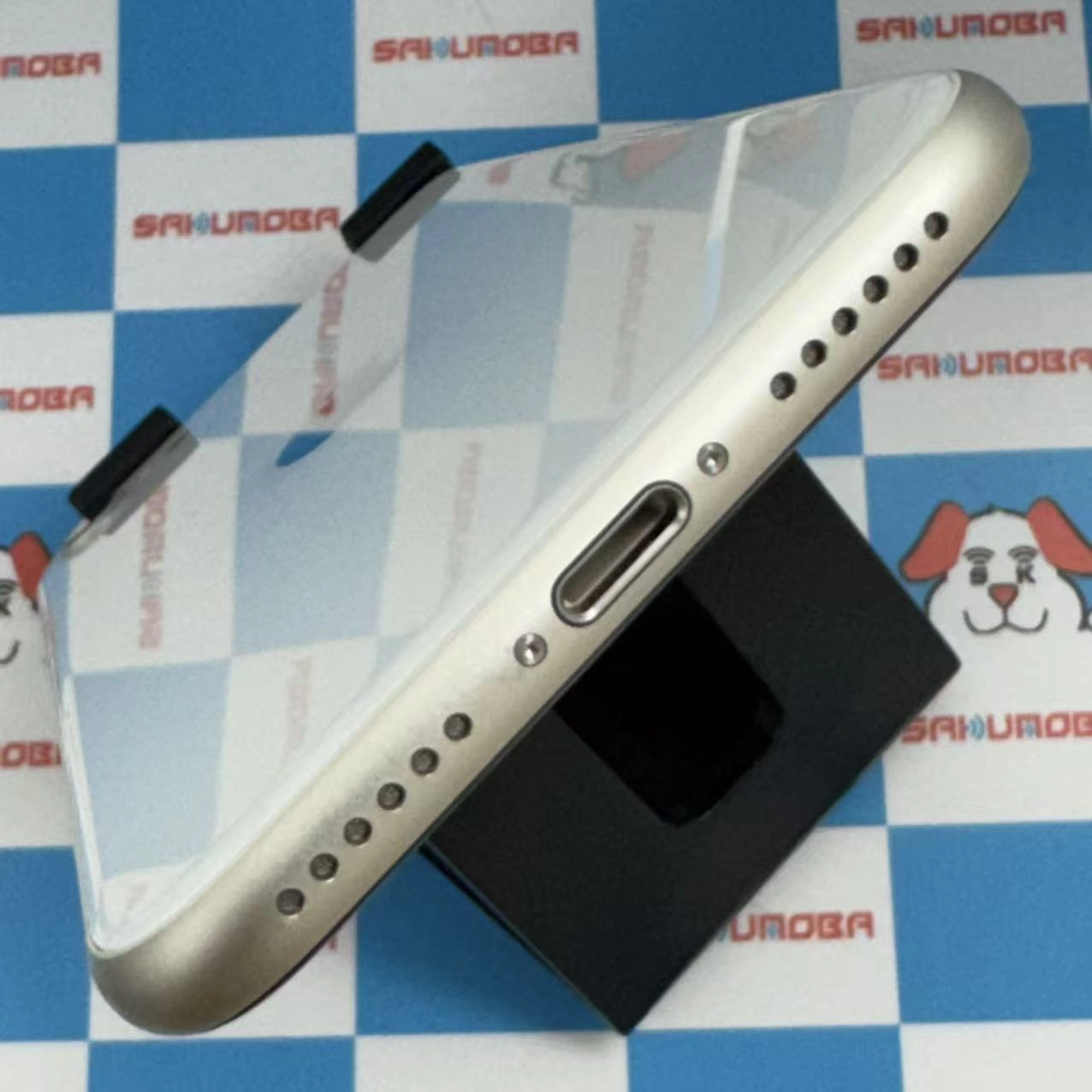 iPhoneSE 第3世代 64GB スターライト MMYD3J/A SIMフリー ジャンク品