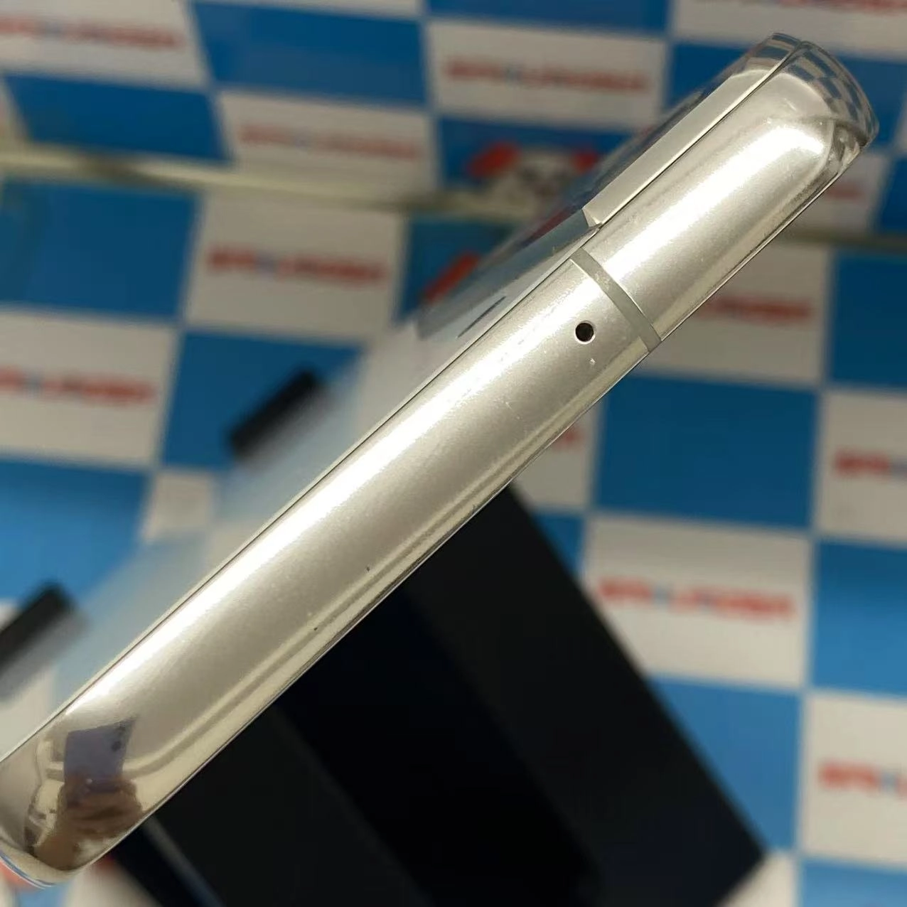 Galaxy S22 8GB/256GB ファントムホワイト SCG13 AU版SIMフリー