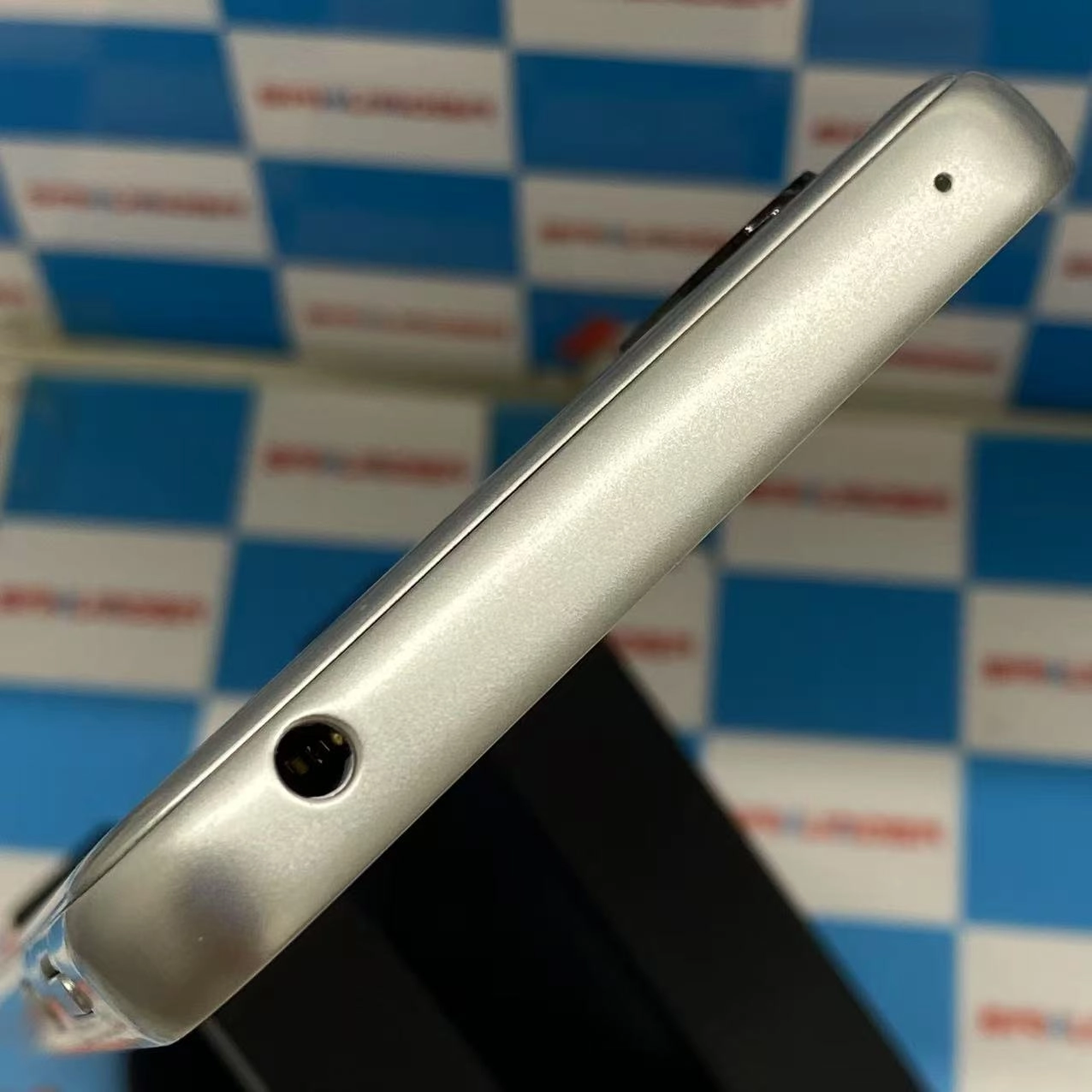 BASIO active 64GB シルバー SHG09 SIMロック解除済 au 極美品