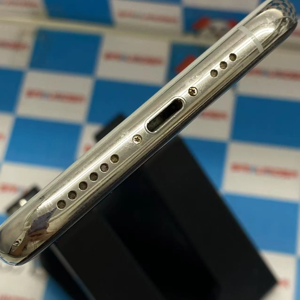 iPhoneXS 64GB シルバー MTAX2J/A AU版SIMフリー au