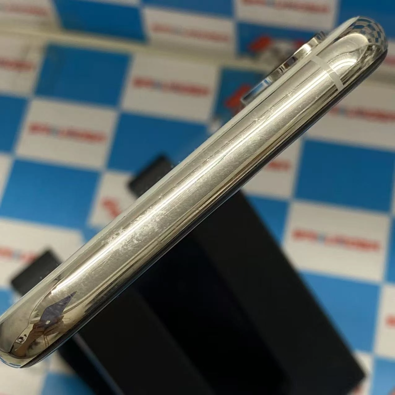 iPhoneXS 64GB シルバー MTAX2J/A AU版SIMフリー au