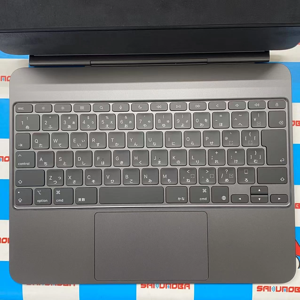 13インチiPad Pro(M4)用Magic Keyboard ブラック MWR53J/A 極美品