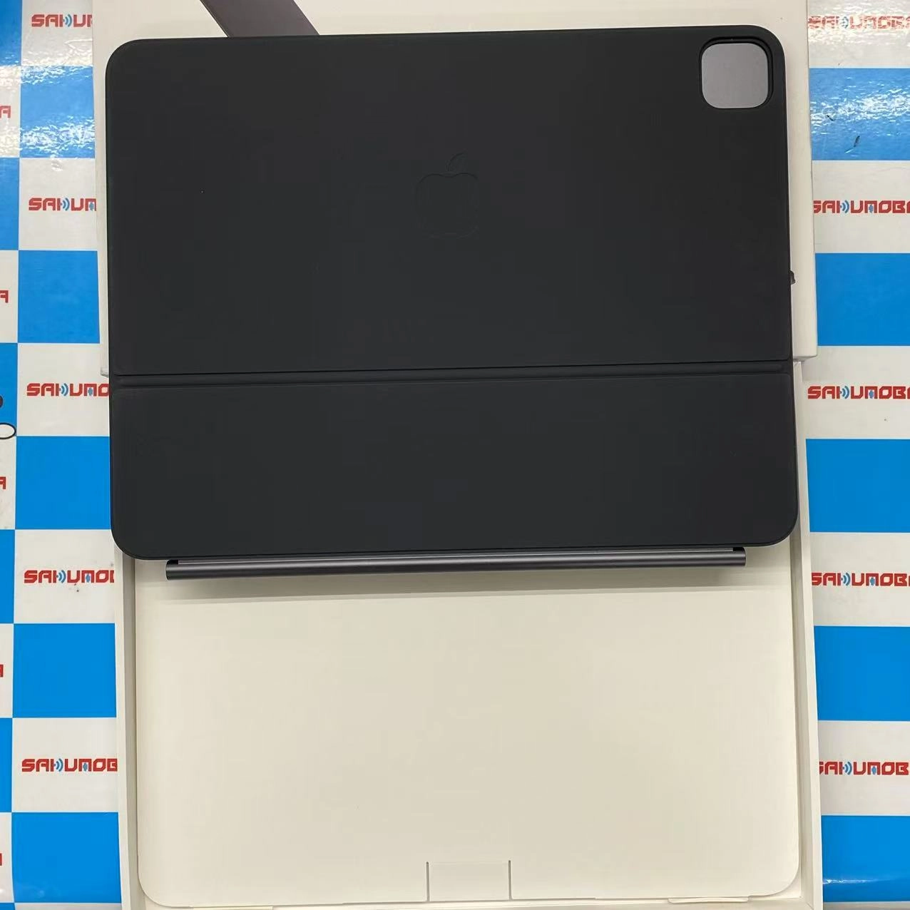 13インチiPad Pro(M4)用Magic Keyboard ブラック MWR53J/A 極美品