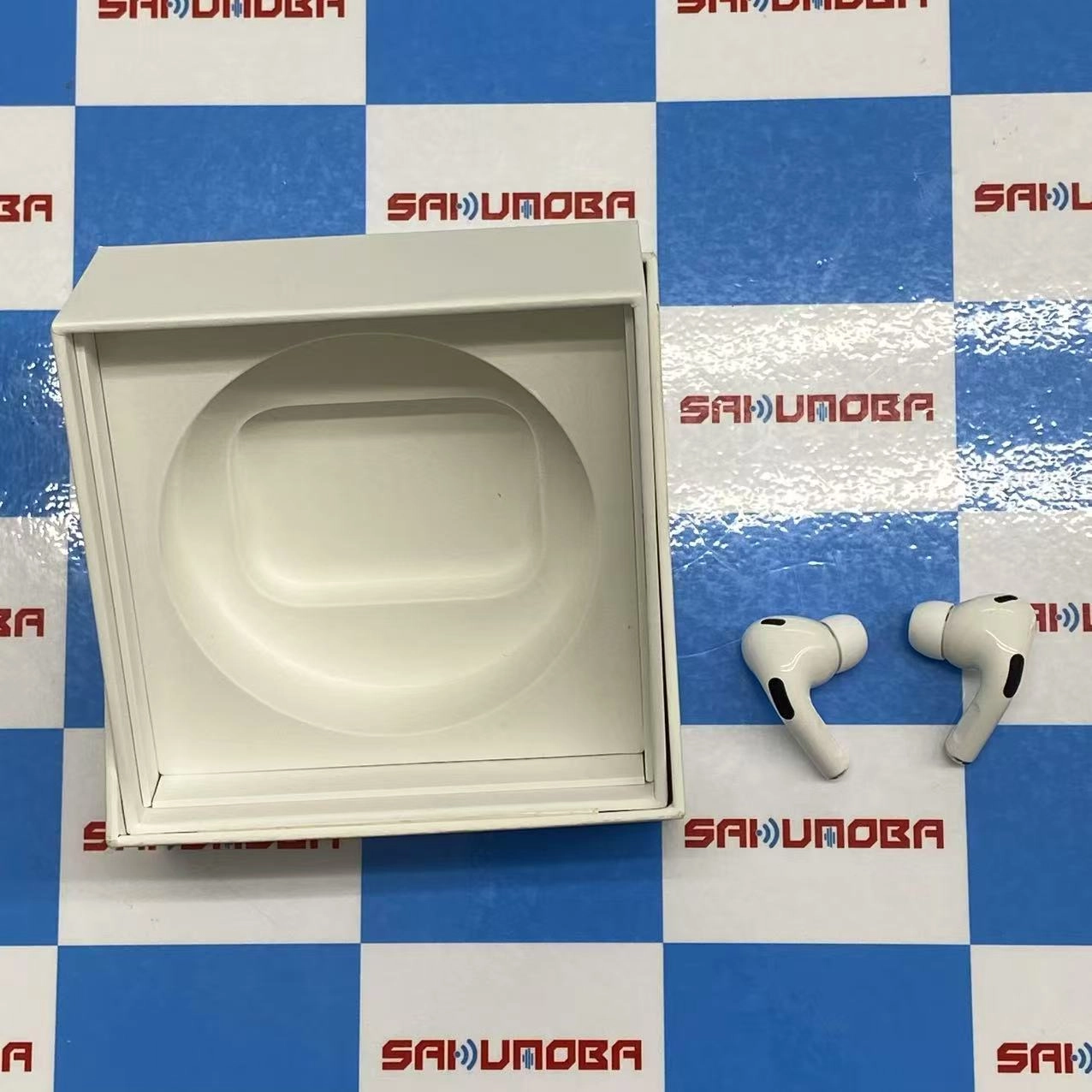 AirPods Pro 第2世代 MagSafe充電ケース(USB-C)付き ホワイト MTJV3J/A ジャンク品