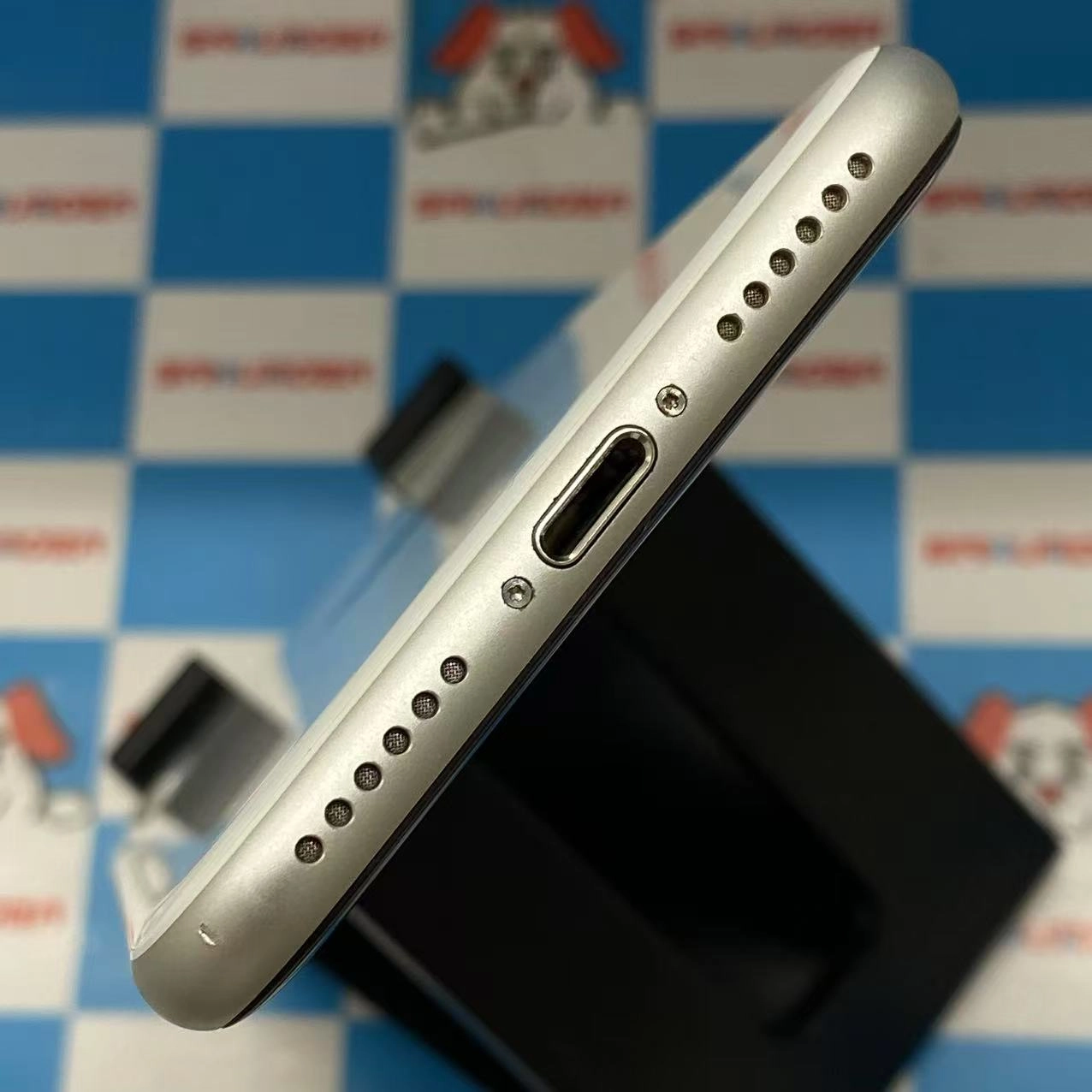 iPhoneSE 第2世代 64GB ホワイト MHGQ3J/A SoftBank版SIMフリー