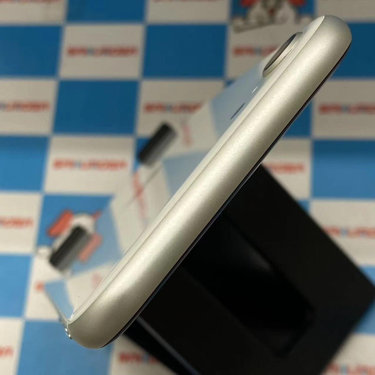 iPhoneSE 第2世代 128GB ホワイト MXD12J/A SoftBank版SIMフリージャンク品