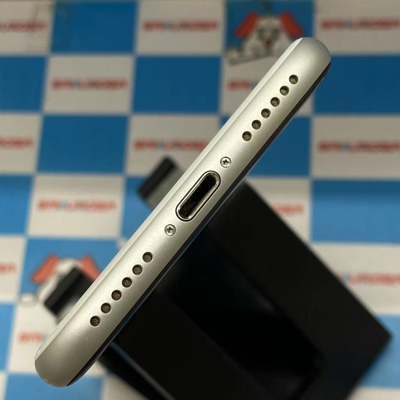 iPhoneSE 第2世代 128GB ホワイト MXD12J/A SoftBank版SIMフリージャンク品