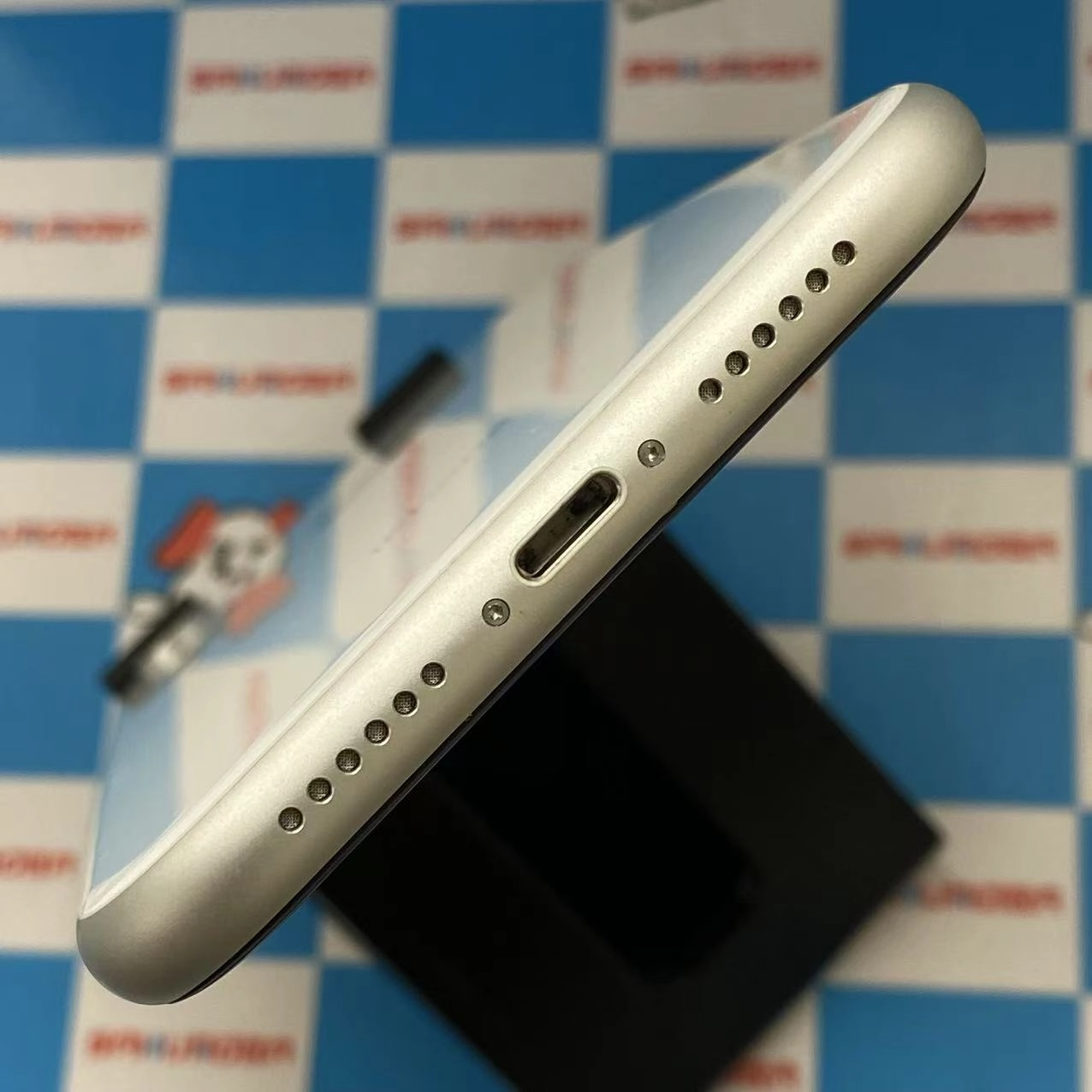 iPhoneXR 64GB ホワイト NT032J/A docomo版SIMフリー 極美品