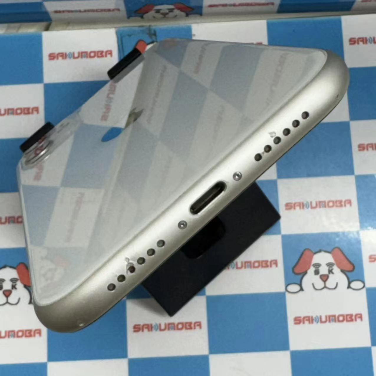 iPhone11 64GB ホワイト MWLU2J/A docomo版SIMフリー ジャンク品