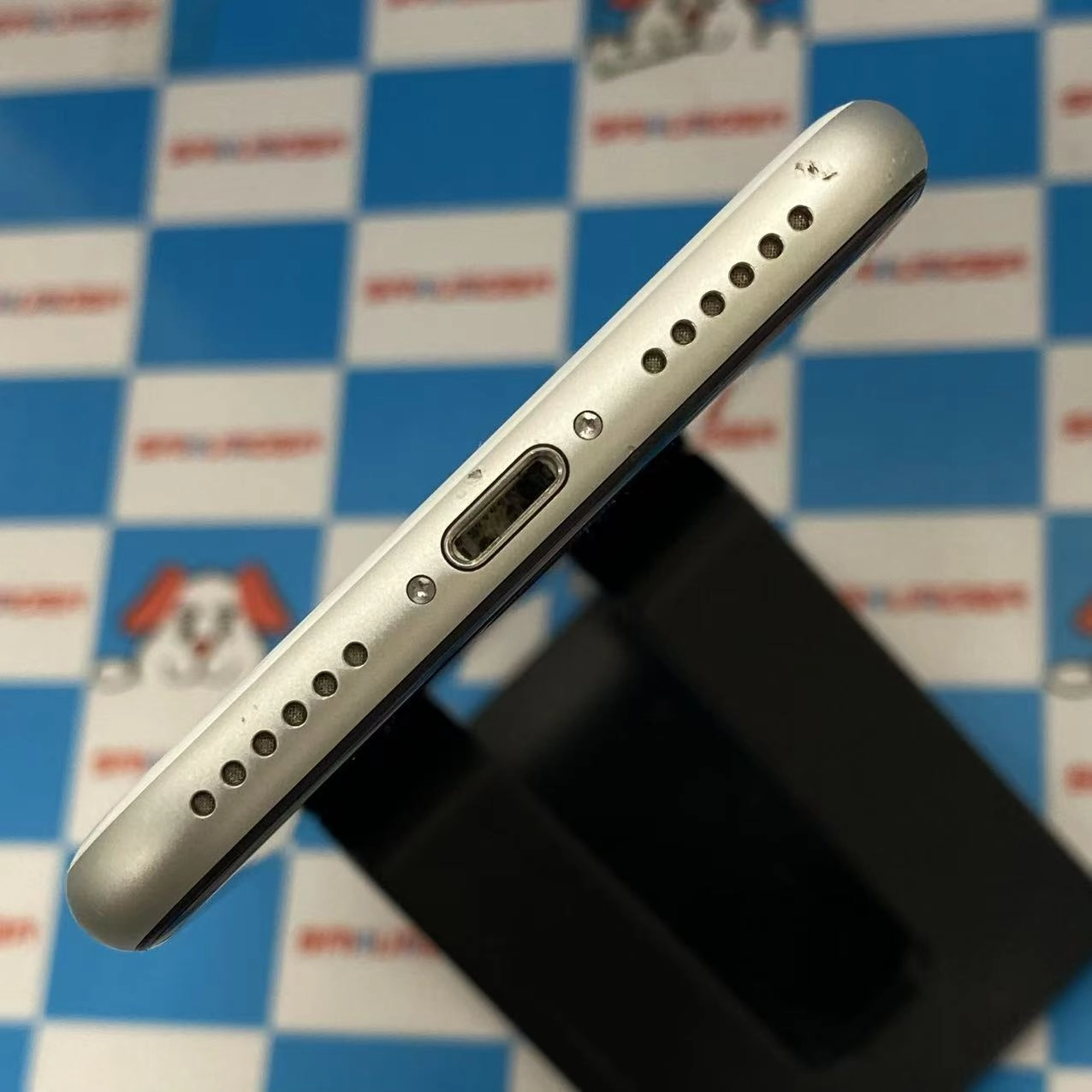 iPhoneSE 第2世代 64GB ホワイト MX9T2J/A AU版SIMフリー au