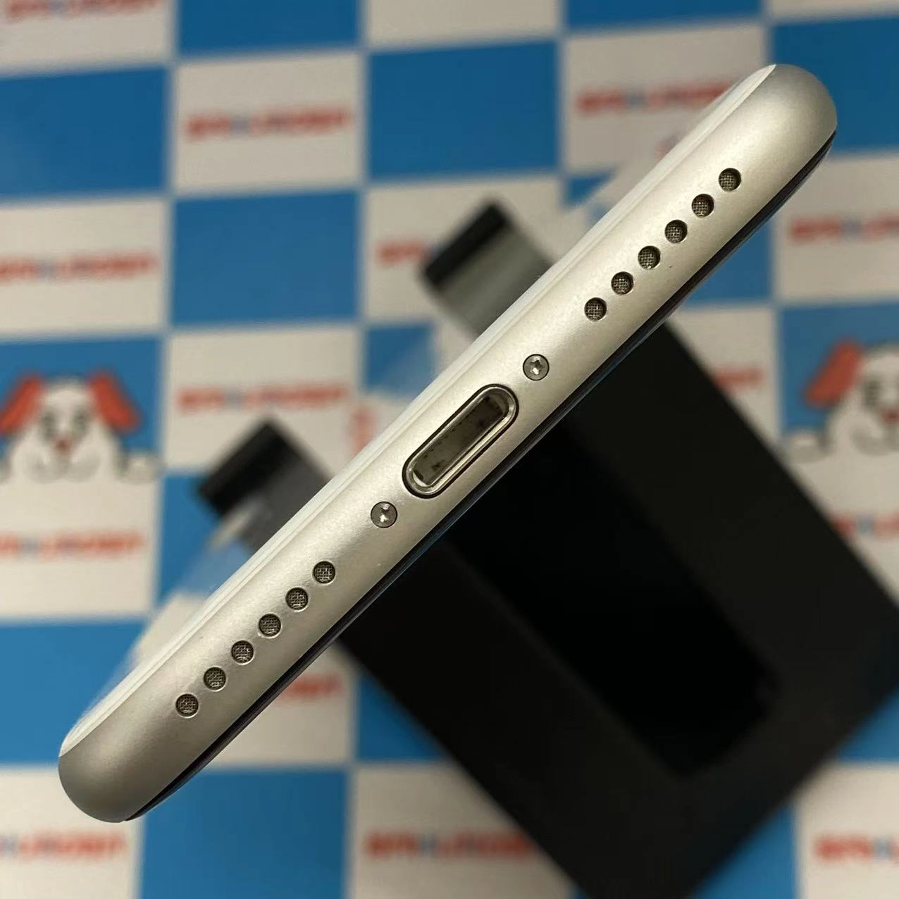 iPhoneSE 第2世代 64GB ホワイト MHGQ3J/A SoftBank版SIMフリー 新品同様