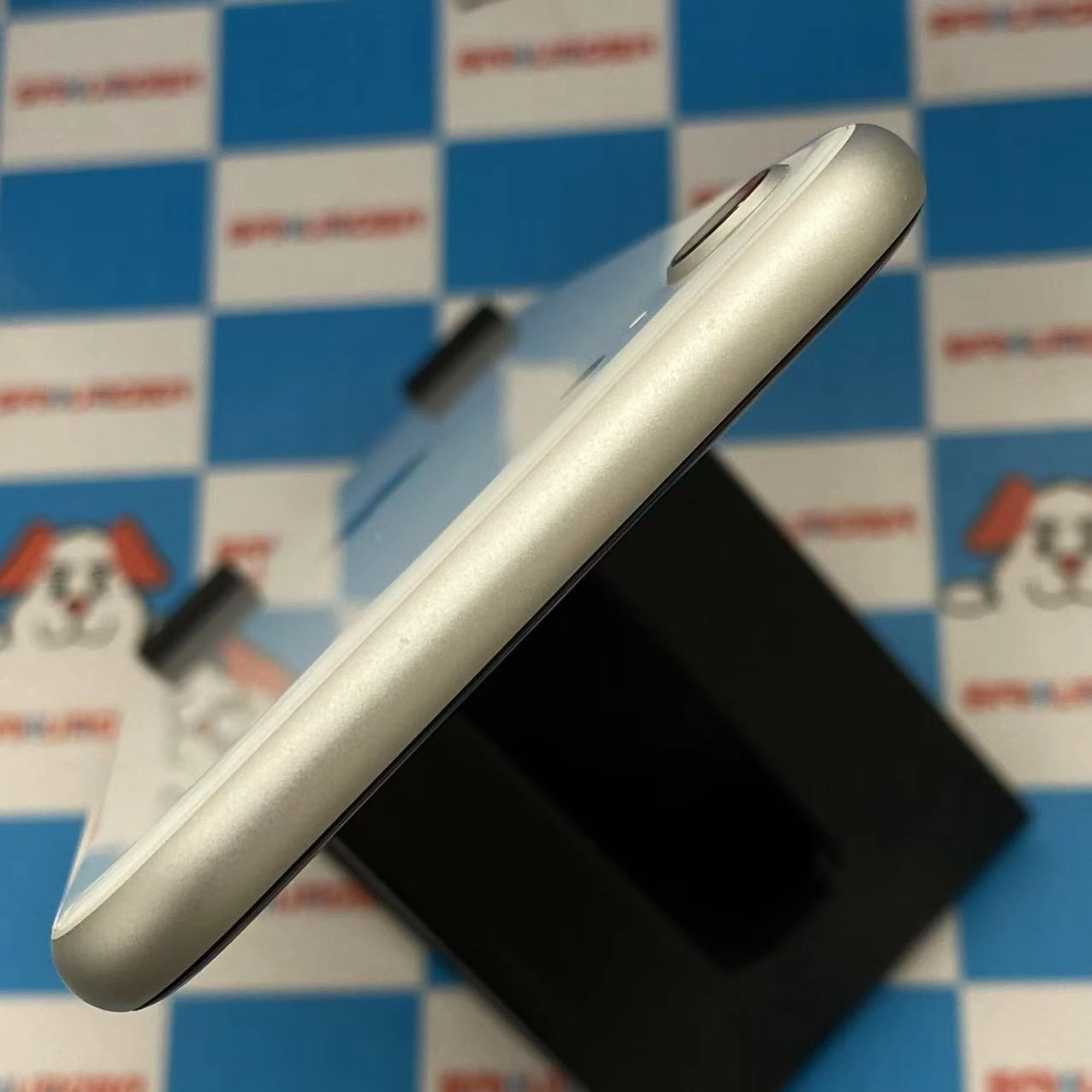 iPhoneSE 第2世代 64GB ホワイト MHGQ3J/A SoftBank版SIMフリー 新品同様