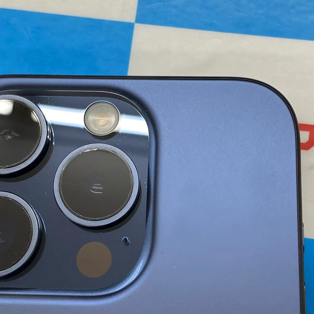 iPhone15 Pro 128GB ブルーチタニウム MTUA3J/A docomo版SIMフリー 美品