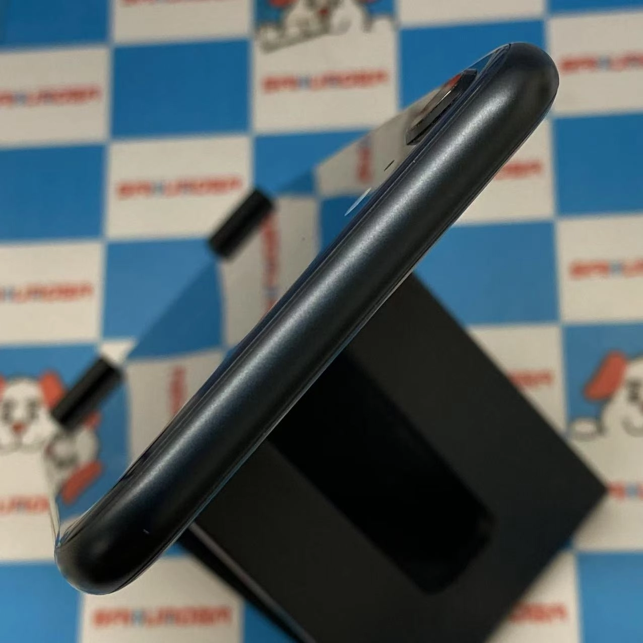 iPhoneSE 第3世代 64GB ミッドナイト MMYC3J/A SIMフリー 美品