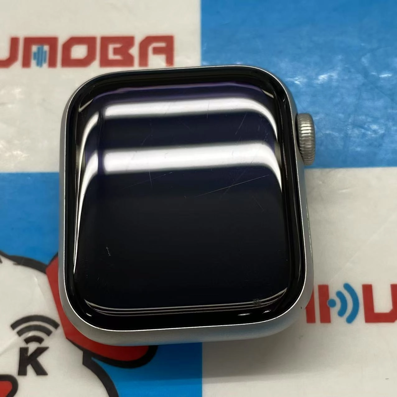 Apple Watch SE 第2世代 40mm GPSモデル 32GB シルバー MNL93J/A 訳あり品