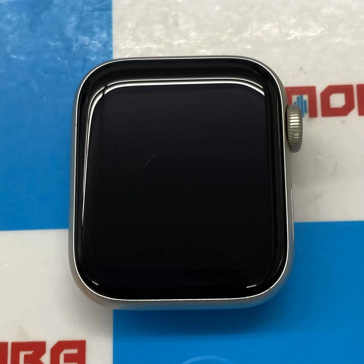 Apple Watch SE 第2世代 40mm GPSモデル 32GB スターライト MNJP3J/A 訳あり品