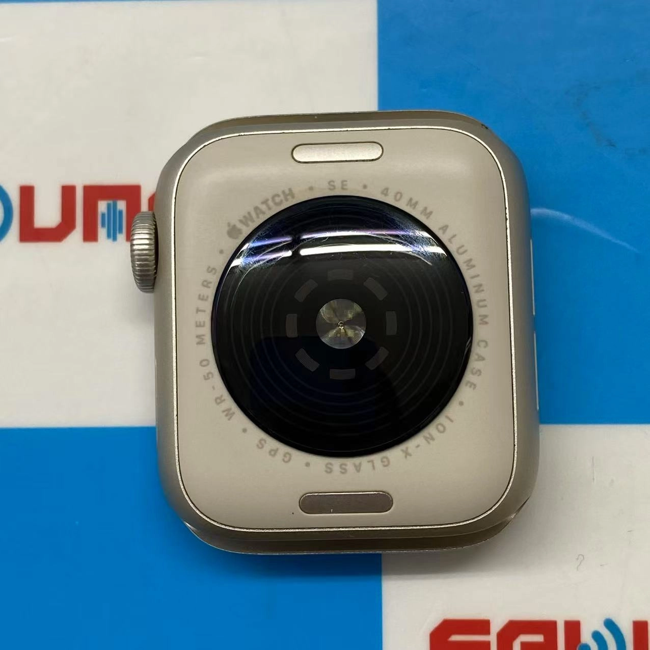 Apple Watch SE 第2世代 40mm GPSモデル 32GB スターライト MNJP3J/A 訳あり品