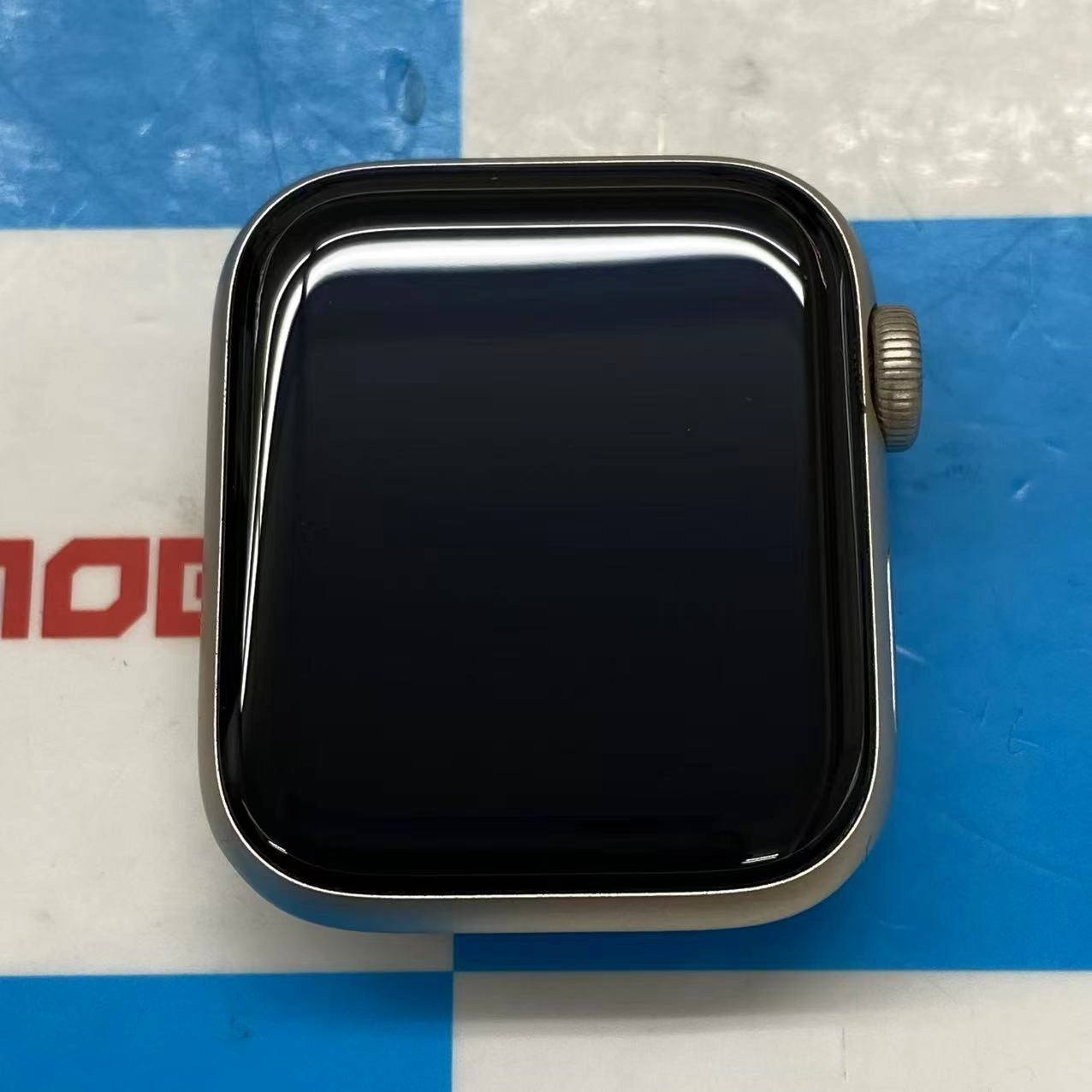 Apple Watch SE 第2世代 40mm GPSモデル 32GB スターライト MNJP3J/A 訳あり品