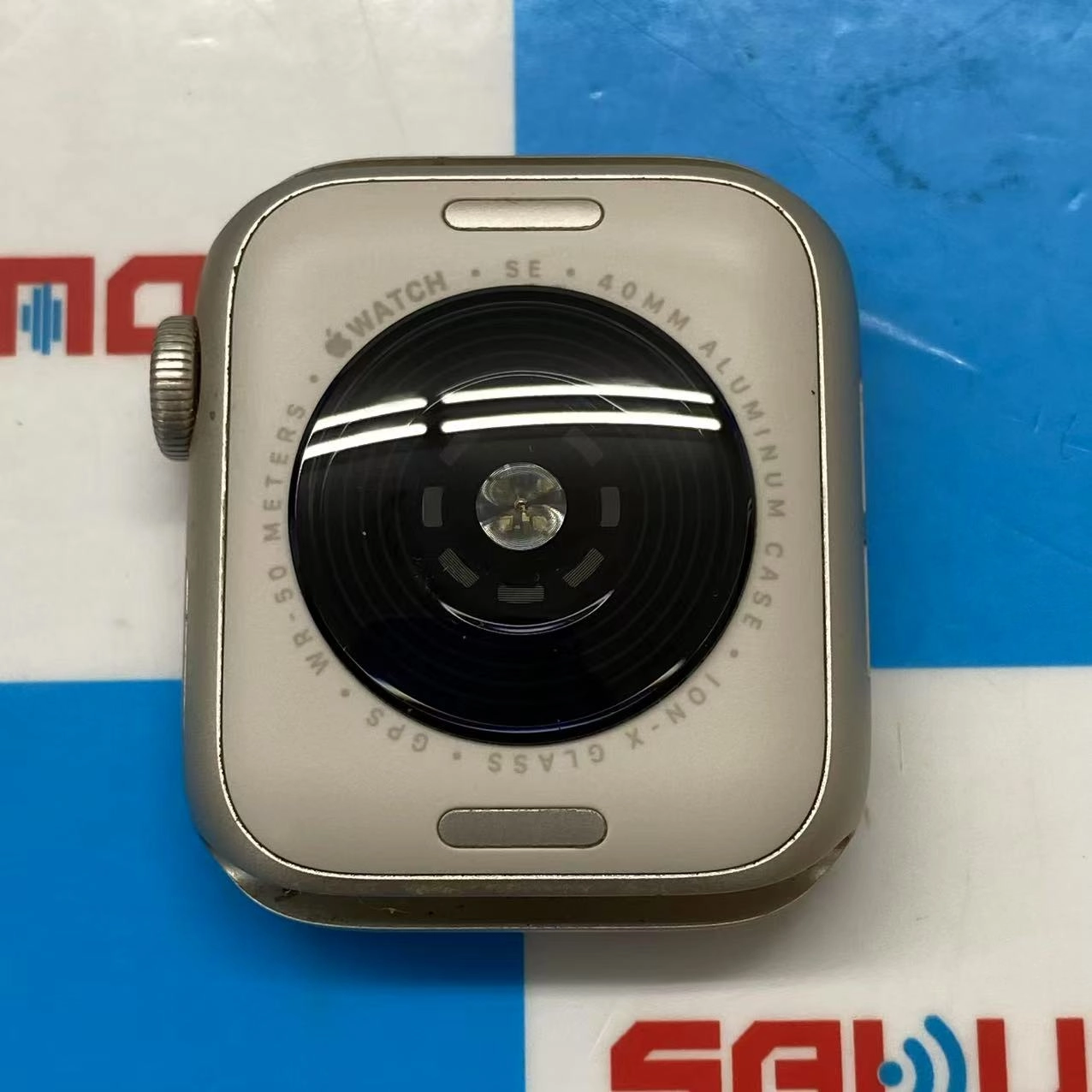 Apple Watch SE 第2世代 40mm GPSモデル 32GB スターライト MNJP3J/A 訳あり品
