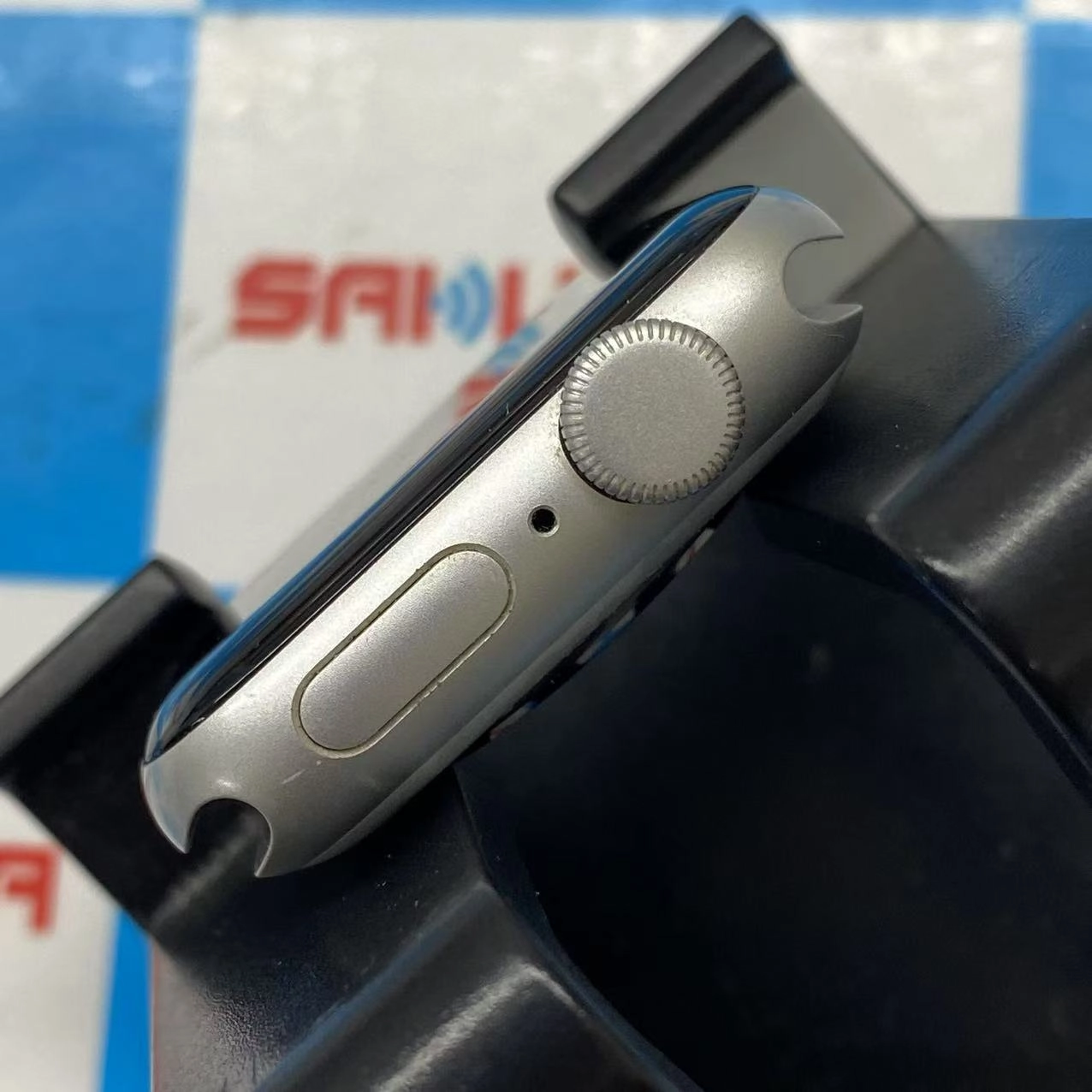 Apple Watch SE 第2世代 40mm GPSモデル 32GB シルバー MNL93J/A 訳あり品