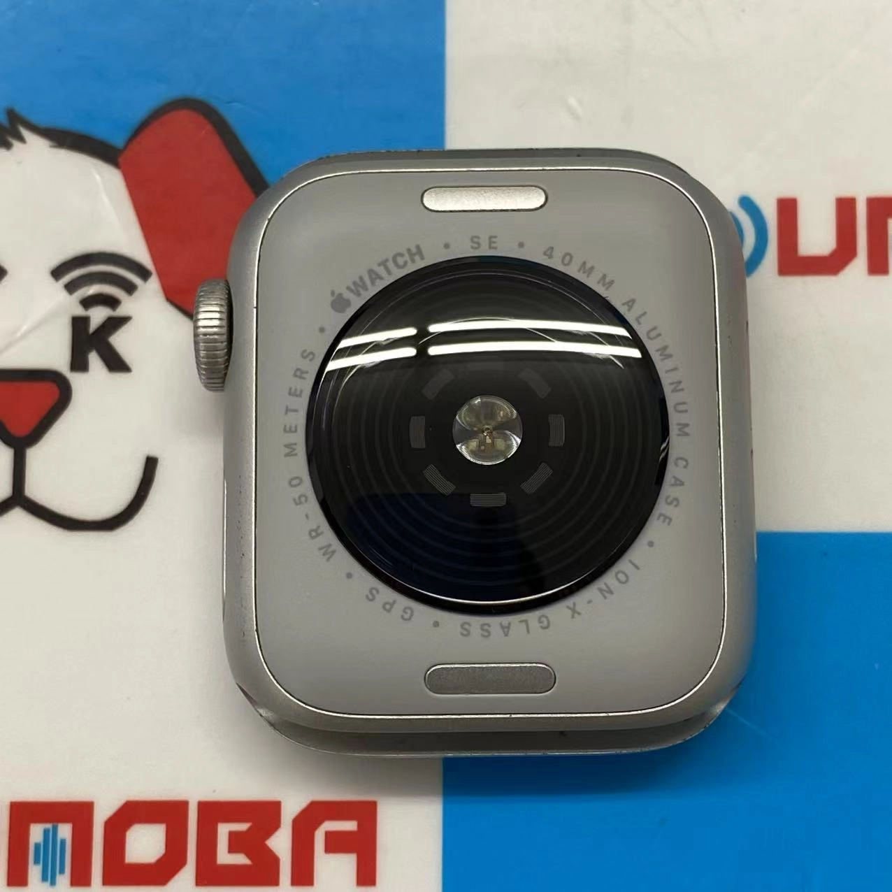 Apple Watch SE 第2世代 40mm GPSモデル 32GB シルバー MNL93J/A 訳あり品