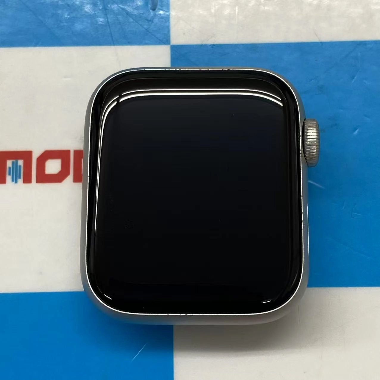 Apple Watch SE 第2世代 40mm GPSモデル 32GB シルバー MNL93J/A 訳あり品