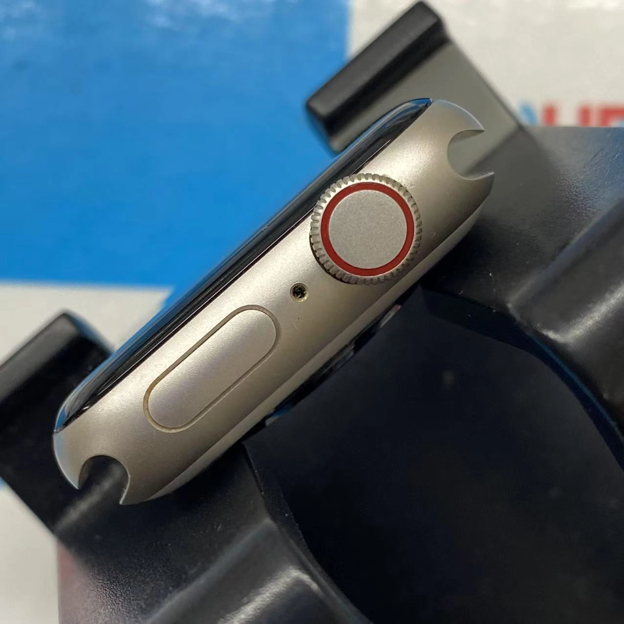 Apple Watch SE 第2世代 40mm GPS＋Cellularモデル 32GB スターライト MNQ53J/A SIMフリー 訳あり品