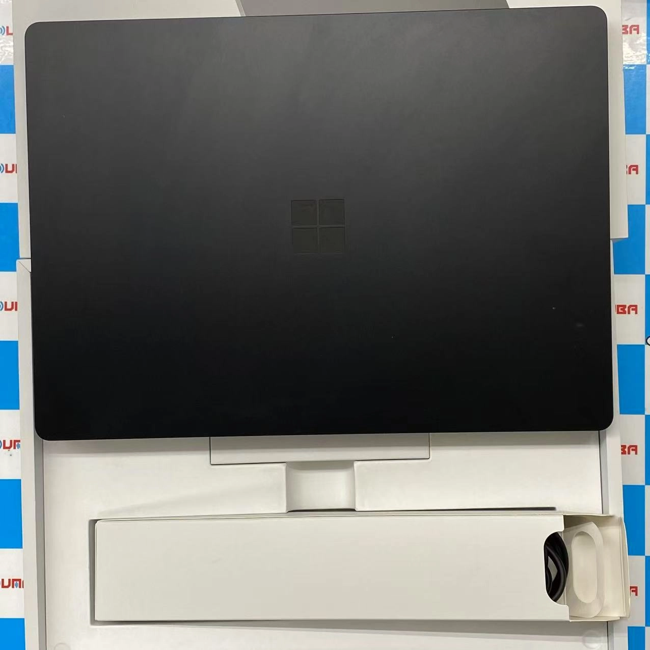 Surface Laptop 5 13.5インチ 8GB/512GB ブラック (メタル) R1S-00045 新品同様