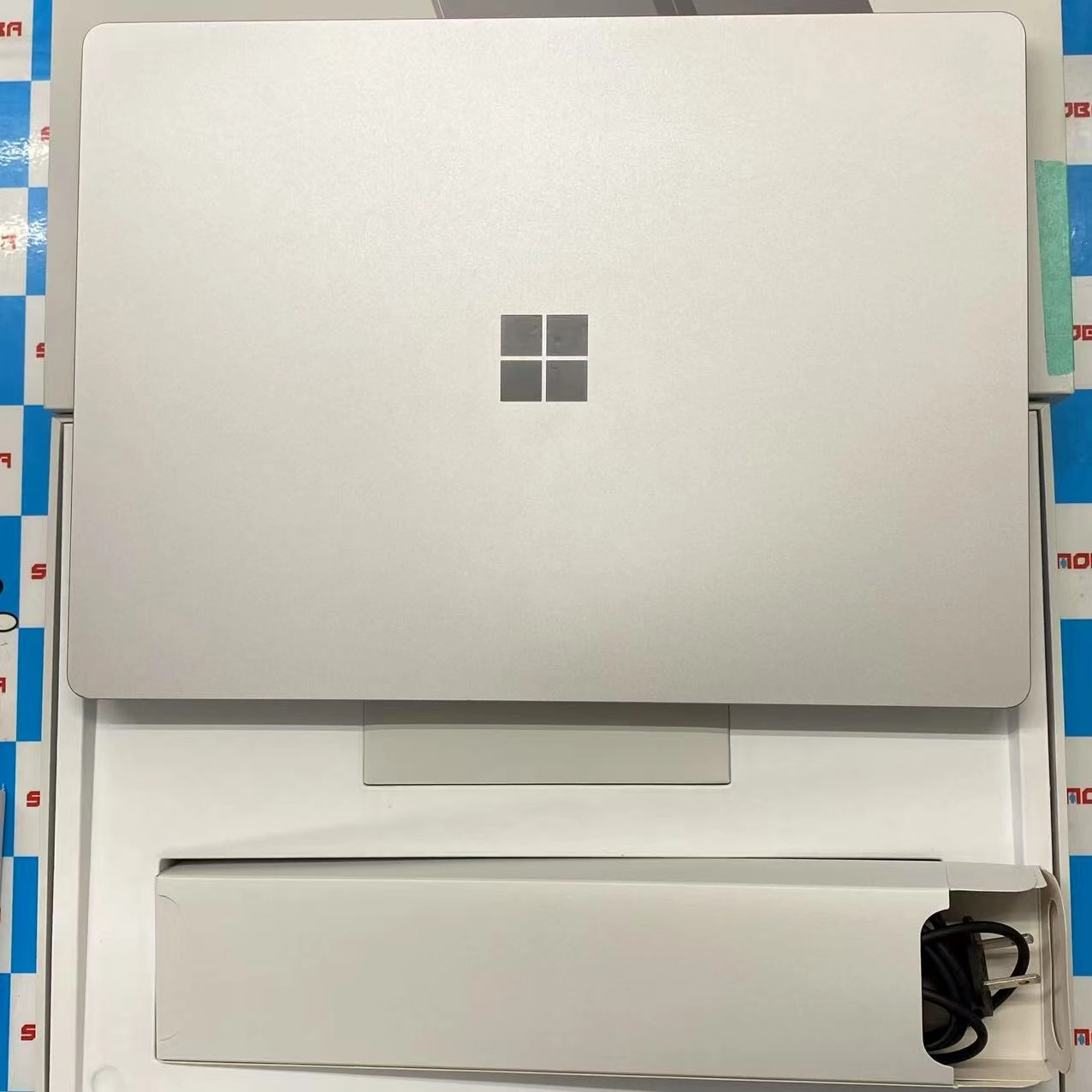 Surface Laptop 3 8GB/256GB プラチナ V4C-00018