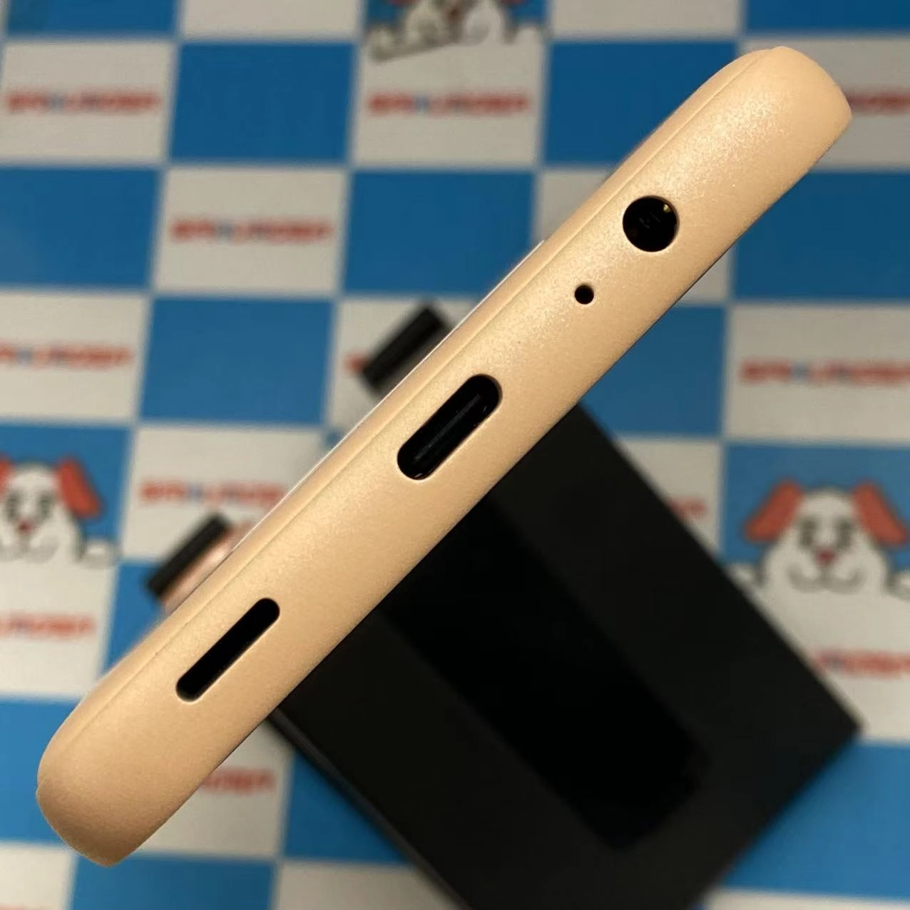 arrows We2 64GB ライトオレンジ F-52E docomo版SIMフリー 極美品