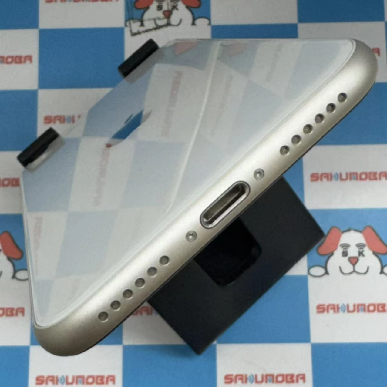 iPhoneSE 第3世代 64GB スターライト MMYD3J/A SIMロック解除済 SIMフリー 美品