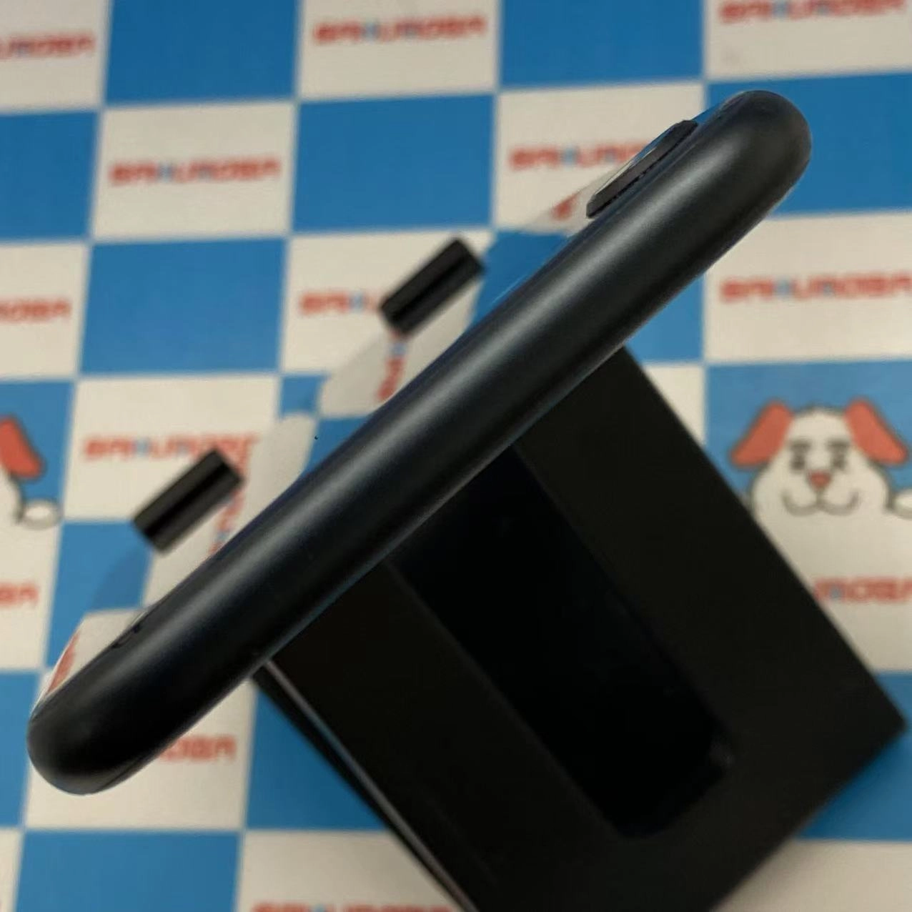 iPhoneSE 第3世代 64GB ミッドナイト MMYC3J/A SIMフリー 美品