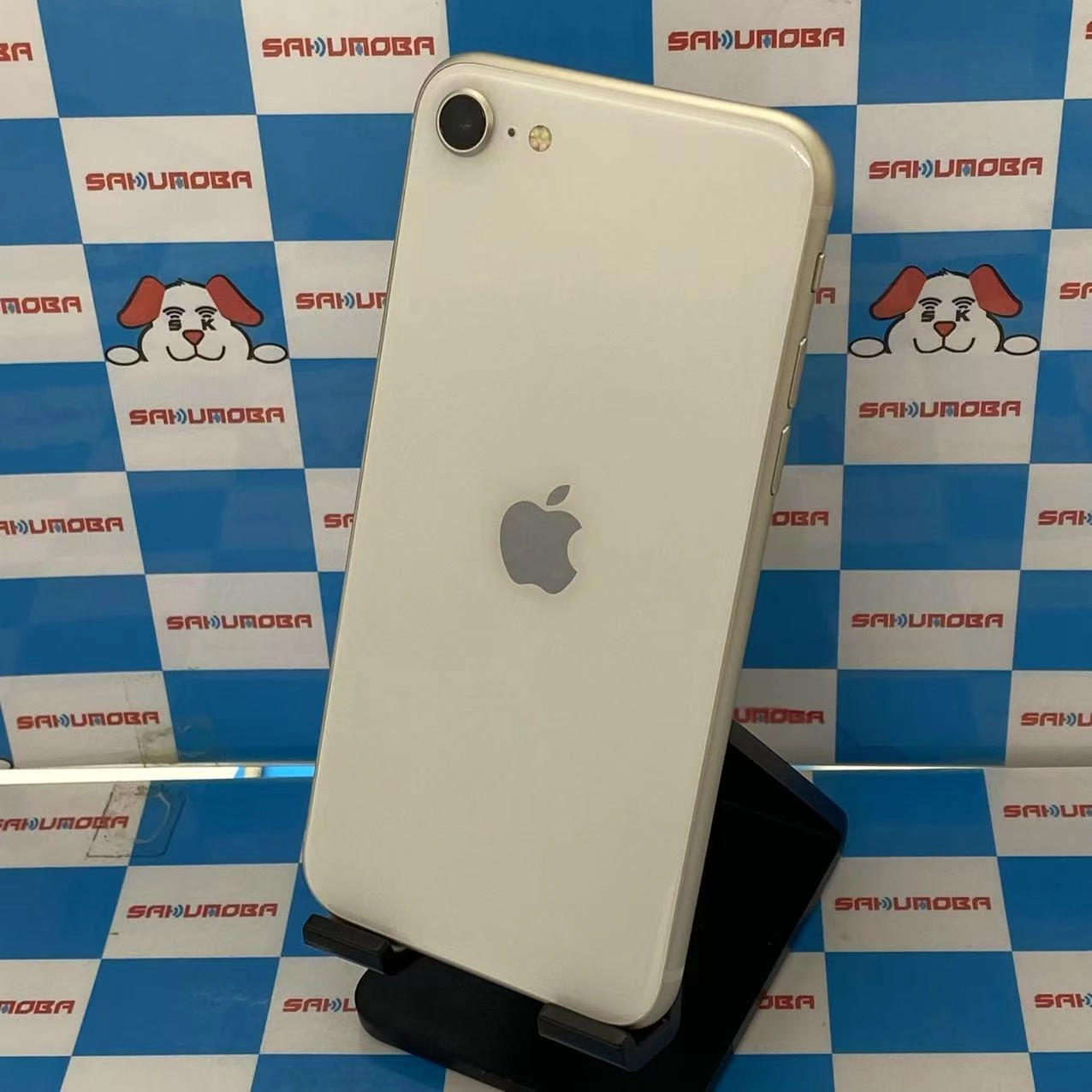 iPhoneSE 第3世代 64GB スターライト MMYD3J/A docomo版SIMフリー 新品同様