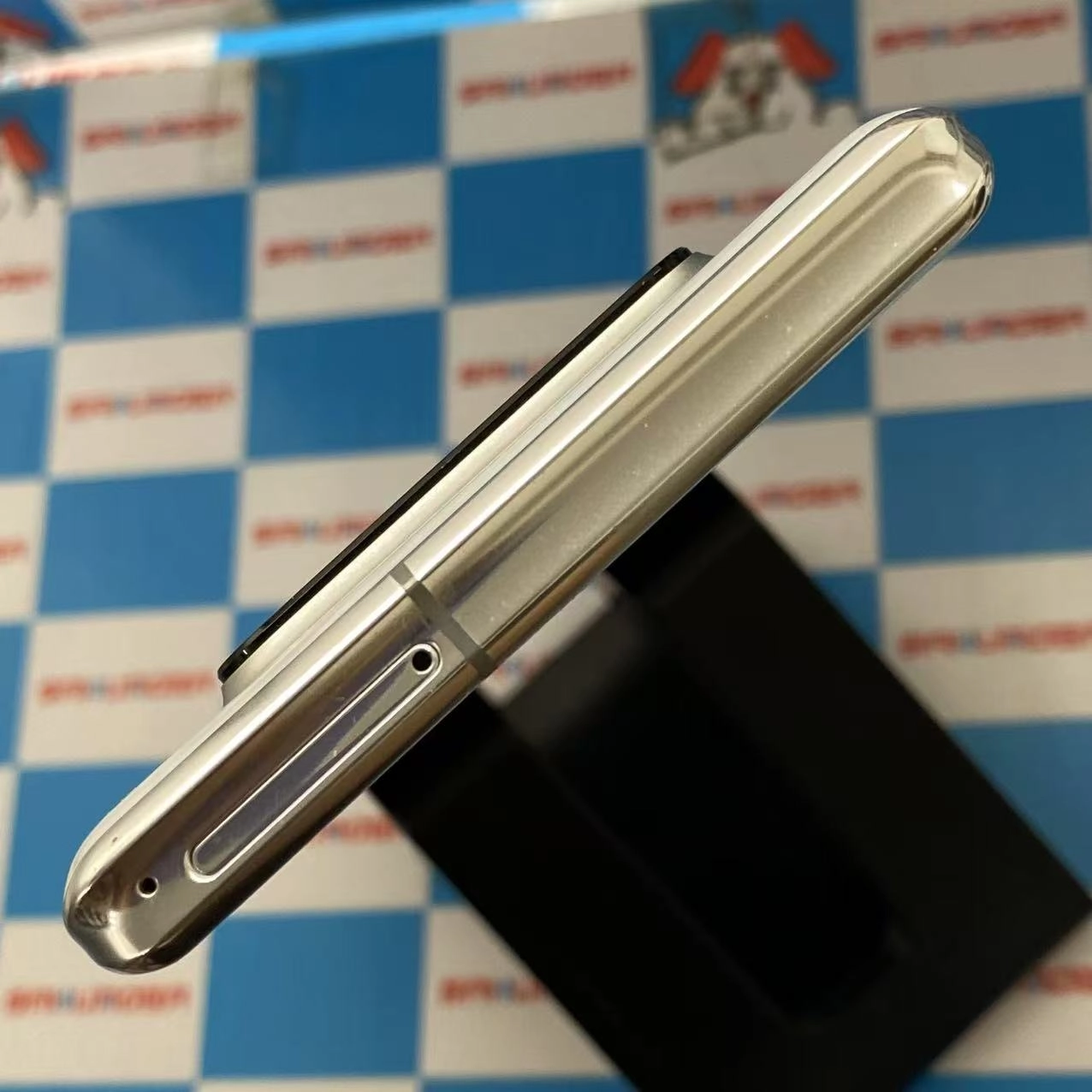 AQUOS R6 128GB ホワイト SH-51B docomo版SIMフリー