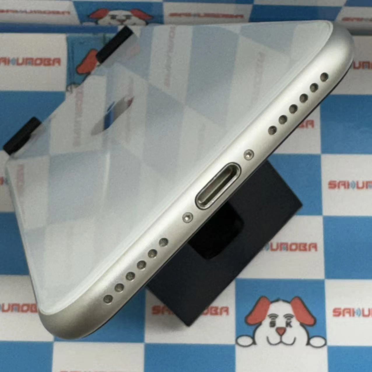 iPhoneSE 第2世代 64GB ホワイト MHGQ3J/A SoftBank版SIMフリー 極美品