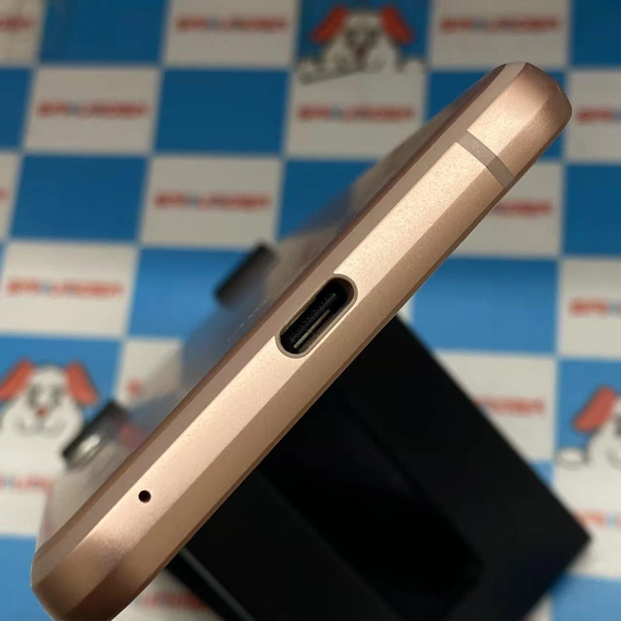 AQUOS sense3 basic 32GB ライト SHV48 AU版SIMフリー美品