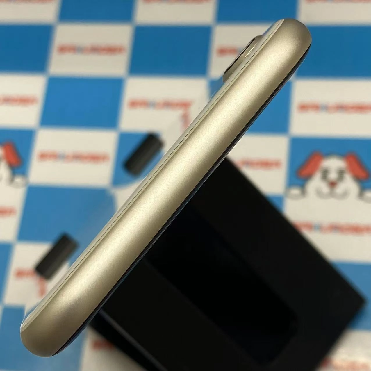 iPhoneSE 第3世代 64GB スターライト MMYD3J/A SoftBank版SIMフリー美品