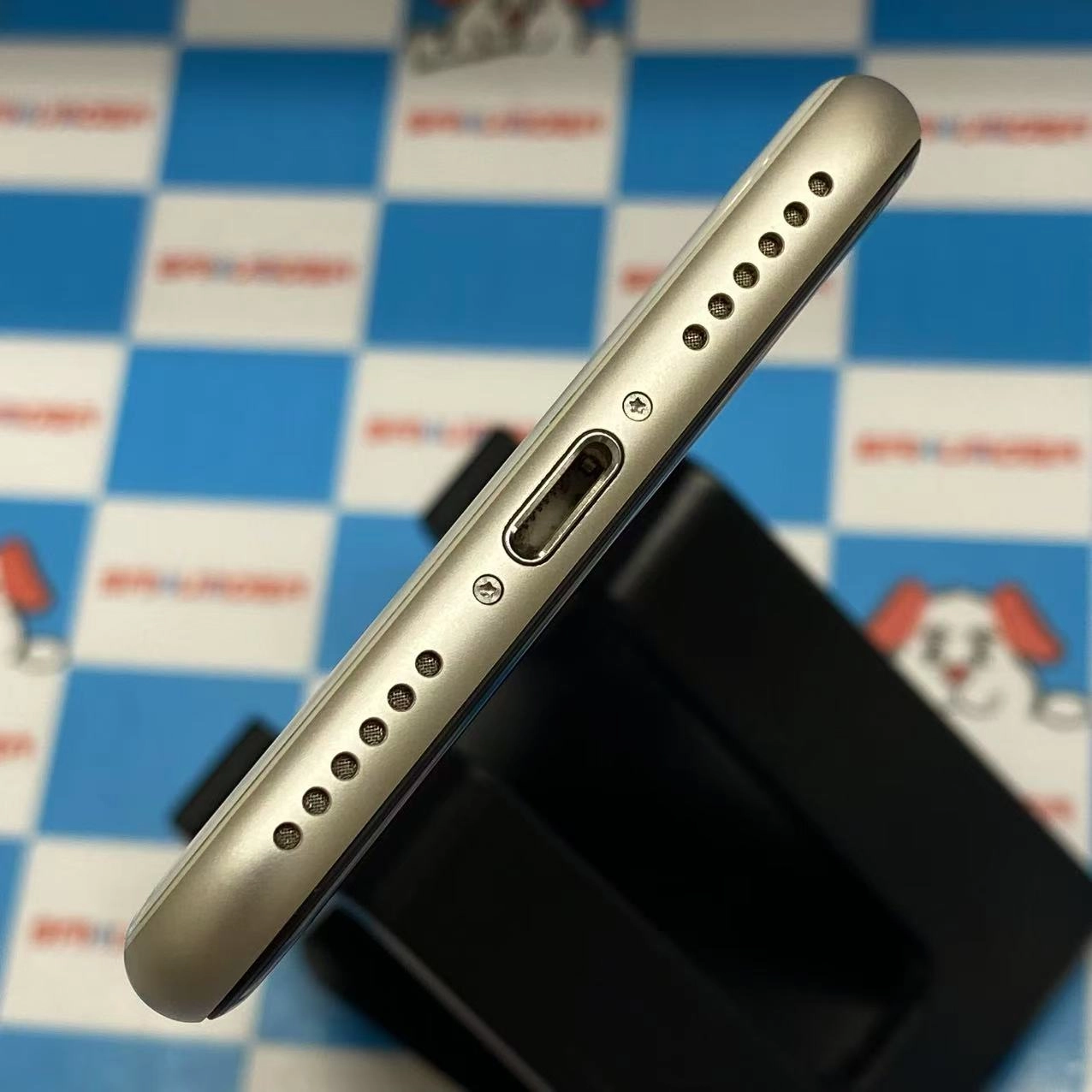 iPhoneSE 第3世代 64GB スターライト MMYD3J/A SoftBank版SIMフリー美品