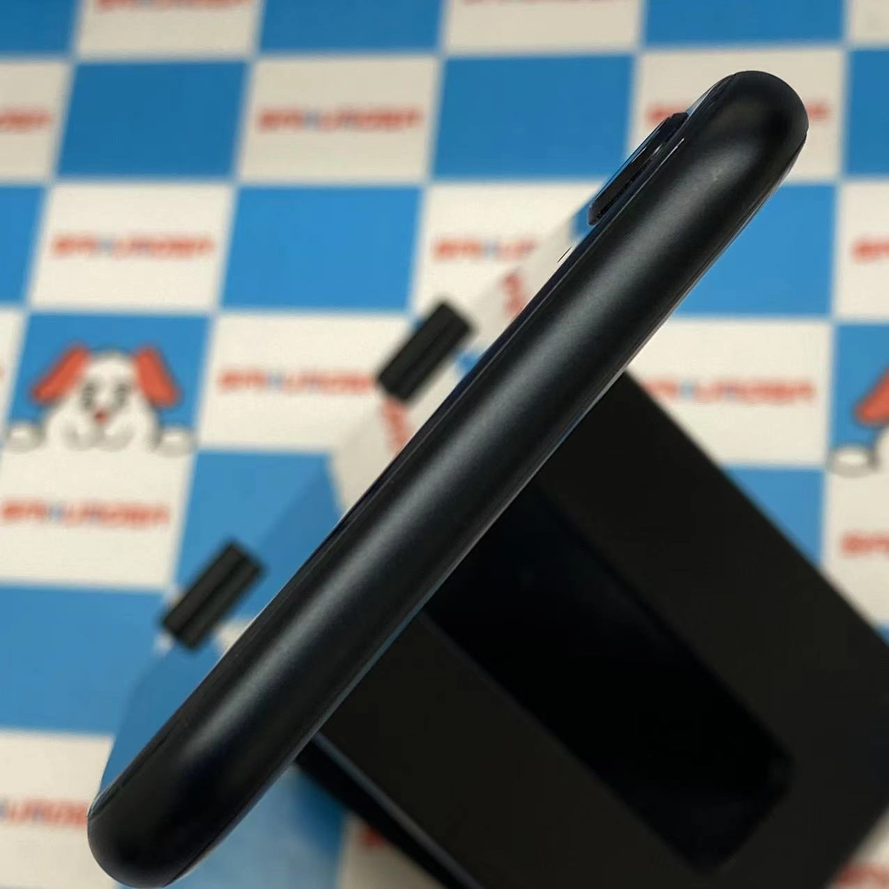 iPhoneSE 第3世代 64GB ミッドナイト MMYC3J/A  AU版SIMフリー