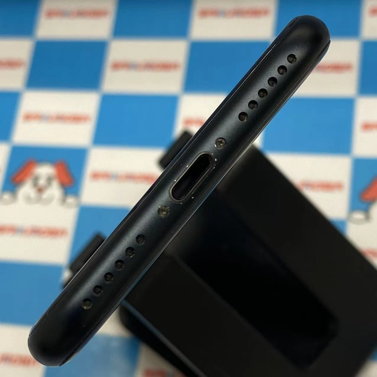 iPhoneSE 第3世代 64GB ミッドナイト MMYC3J/A  AU版SIMフリー