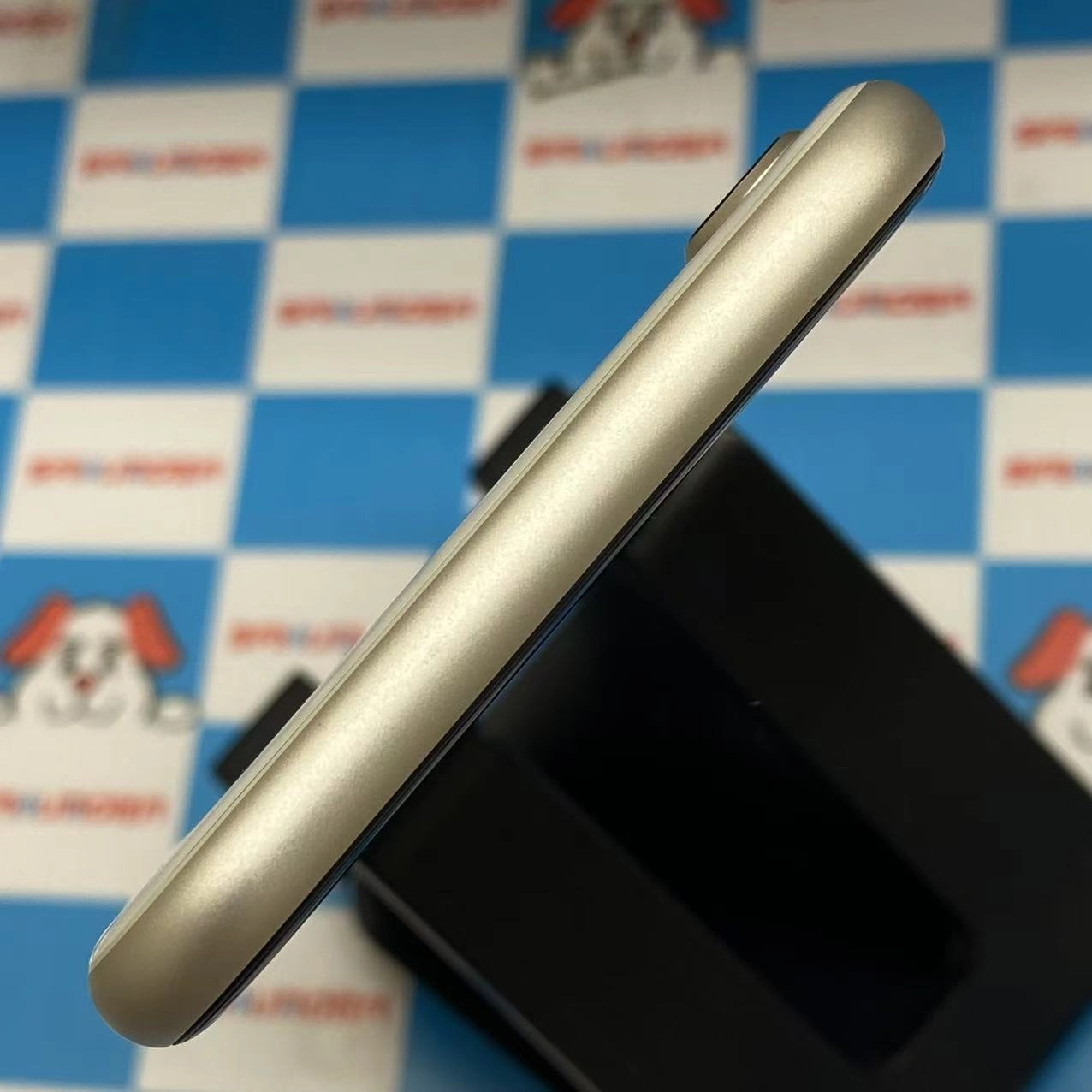 iPhoneSE 第3世代 64GB スターライト MMYD3J/A SoftBank版SIMフリー美品