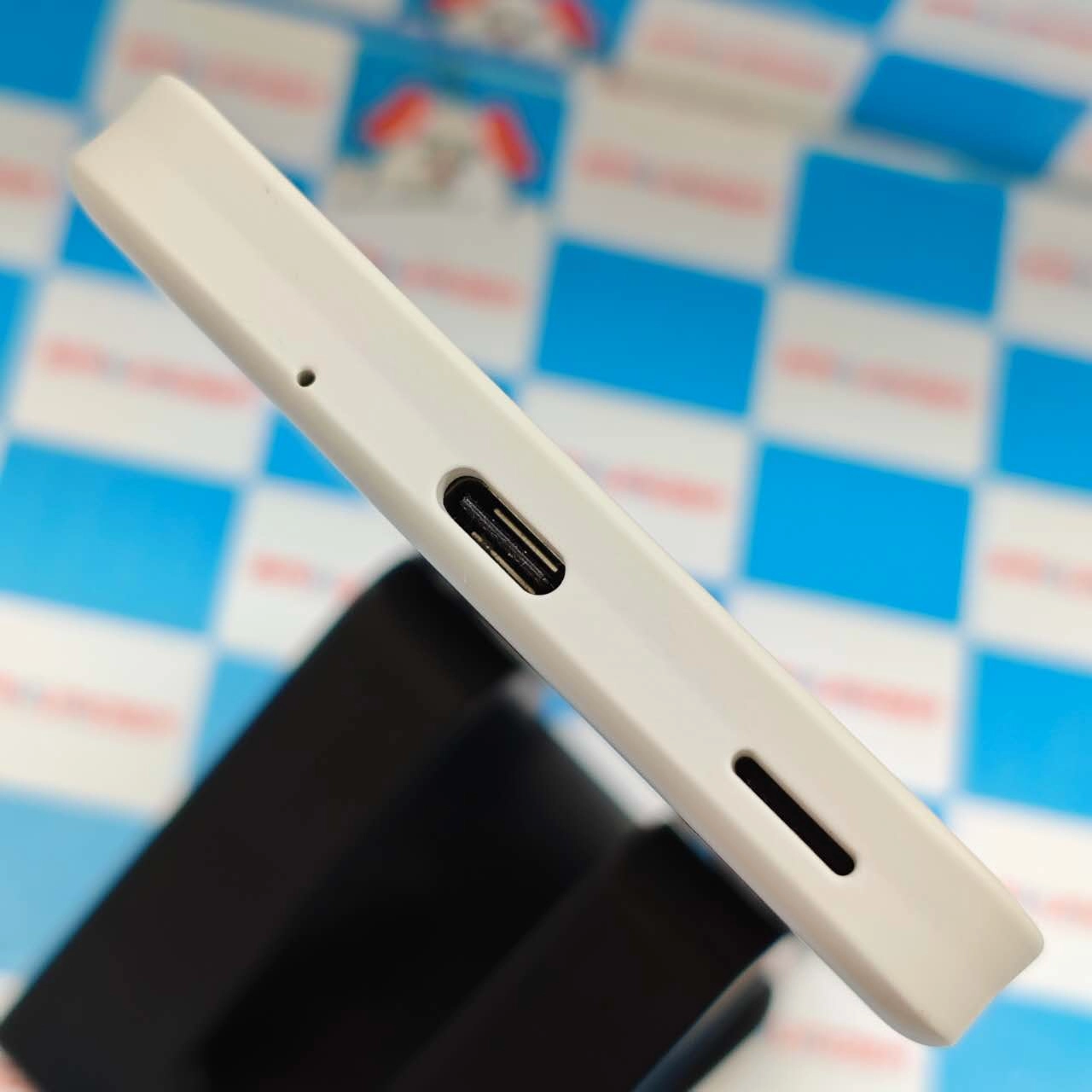 AQUOS wish 4GB/64GB アイボリー SH-M20 ストア版SIMフリー 美品