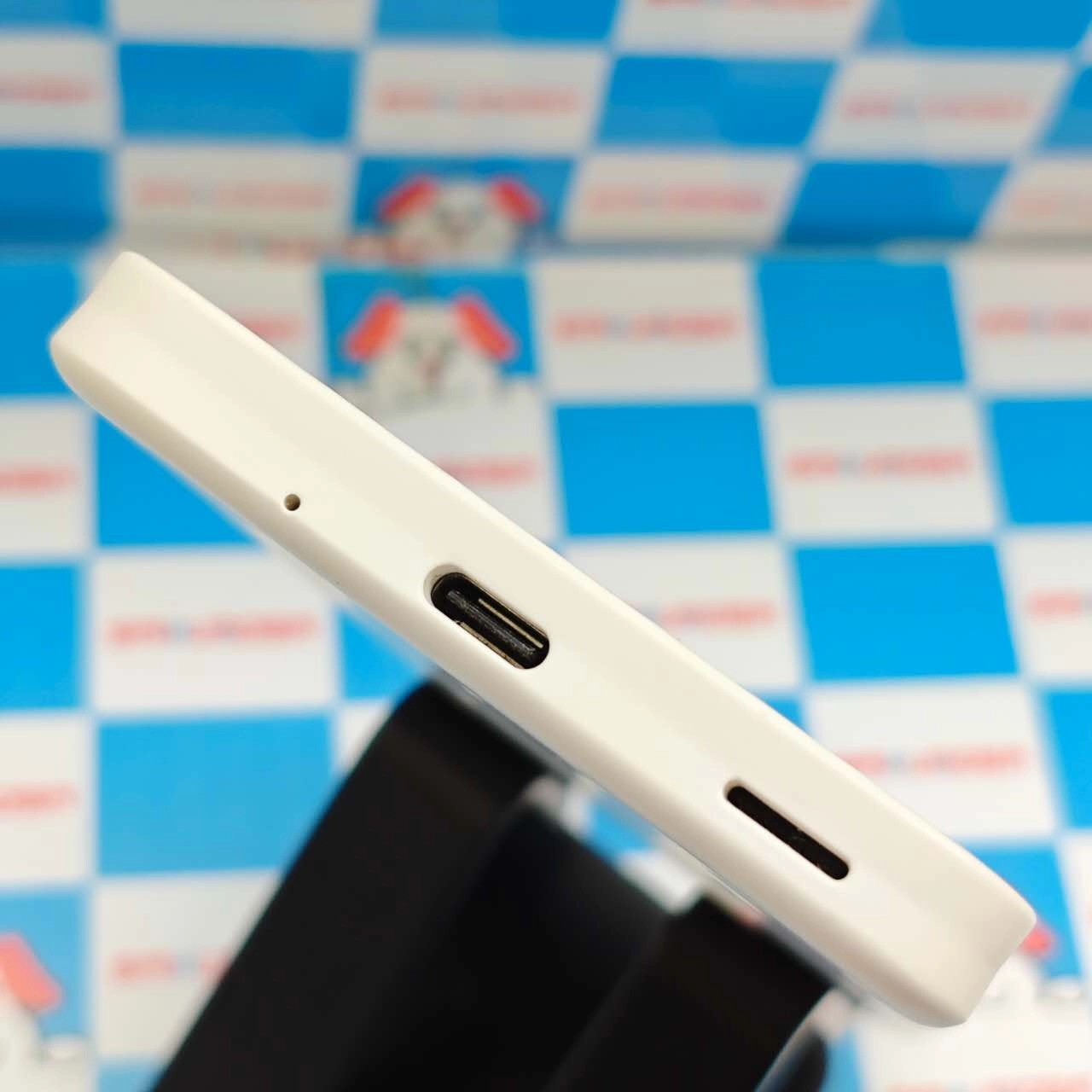 AQUOS wish2 64GB ホワイト SH-51C docomo版SIMフリー 極美品