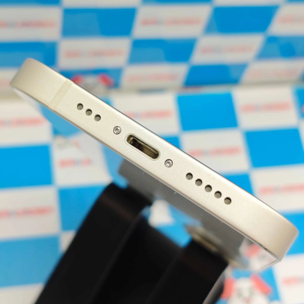 iPhone13 128GB スターライト MLND3J/A docomo版SIMフリー 美品